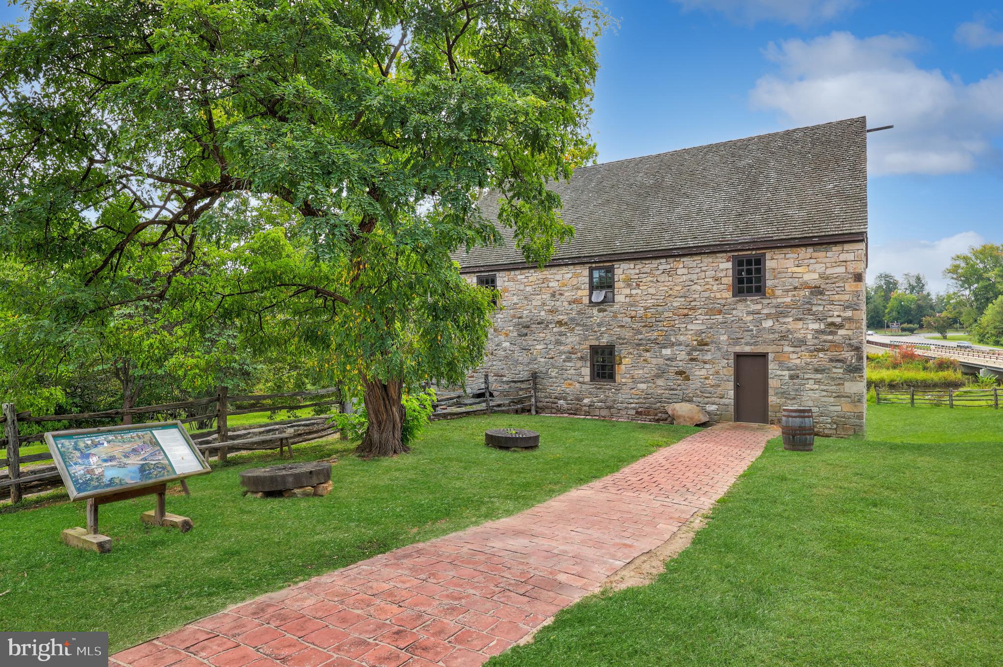 YACHT HAVEN ESTATES - Residential