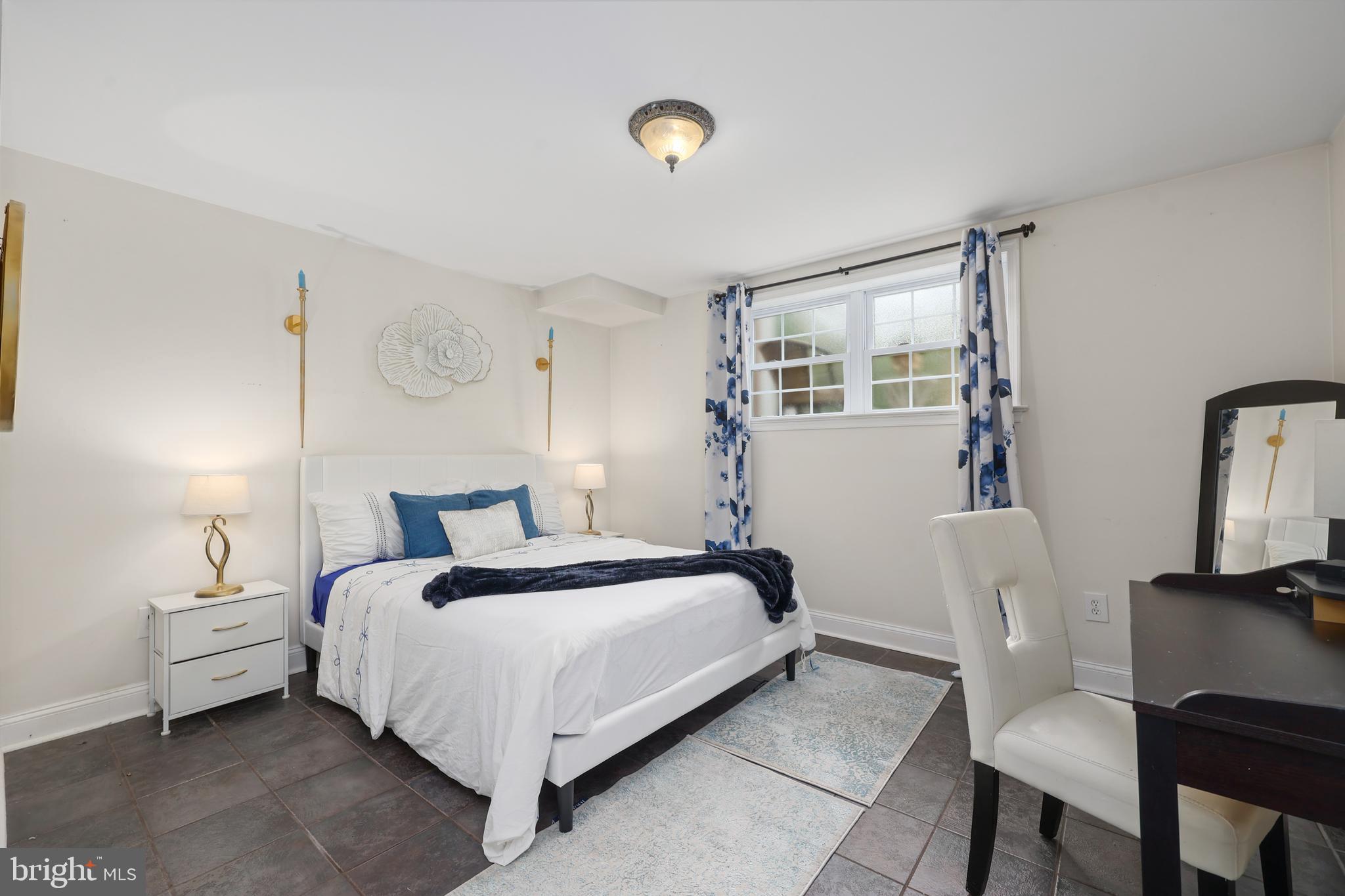 YACHT HAVEN ESTATES - Residential