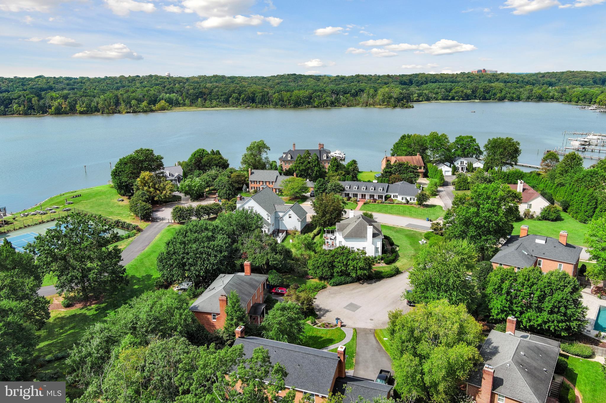 YACHT HAVEN ESTATES - Residential