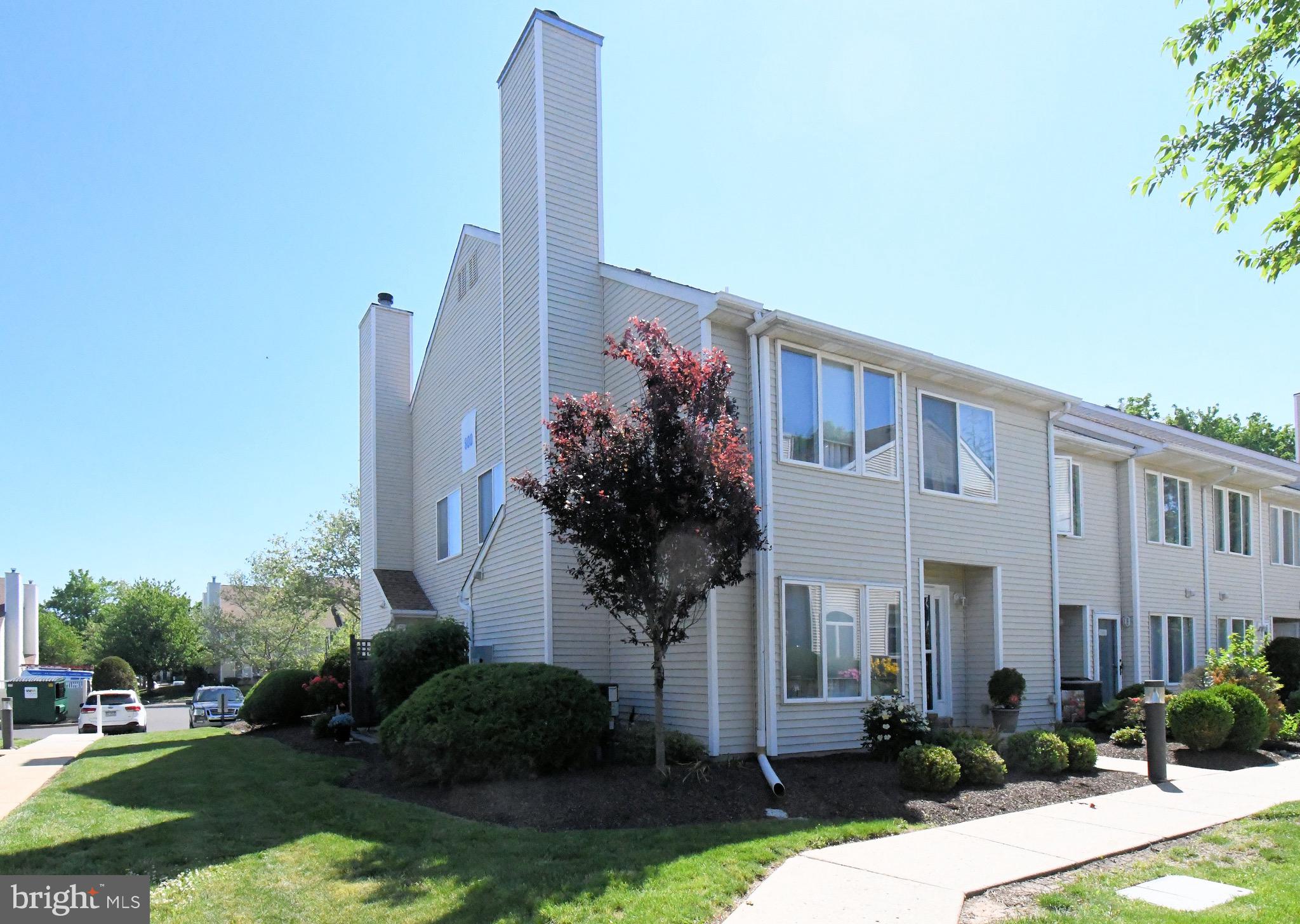805 KARENS COURT 805