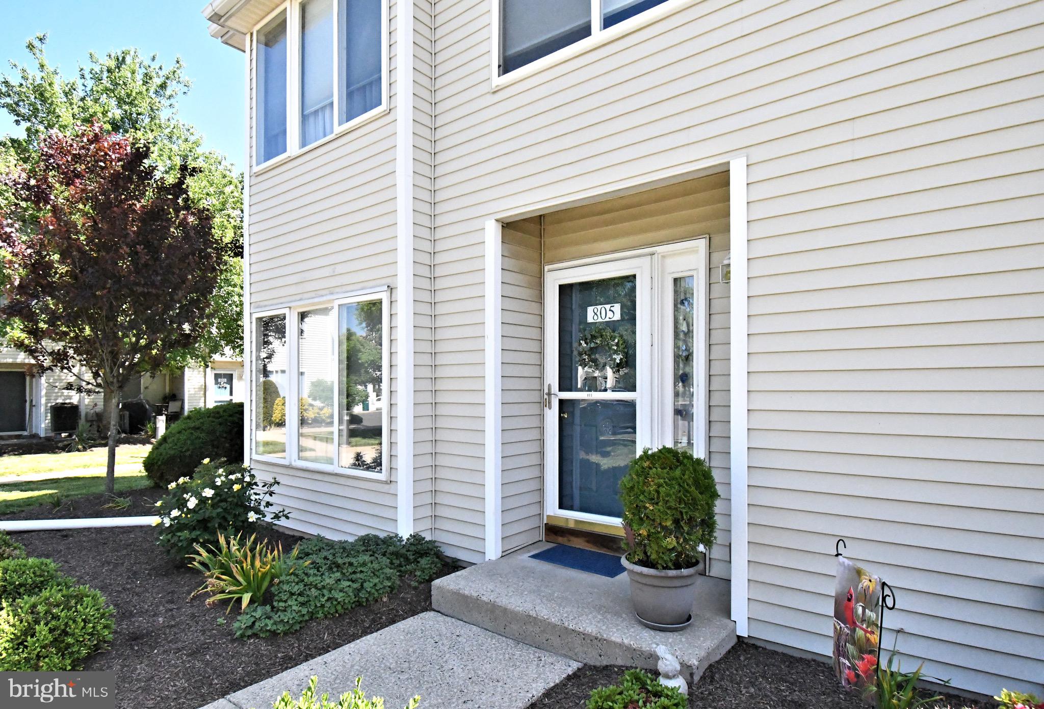 805 KARENS COURT 805