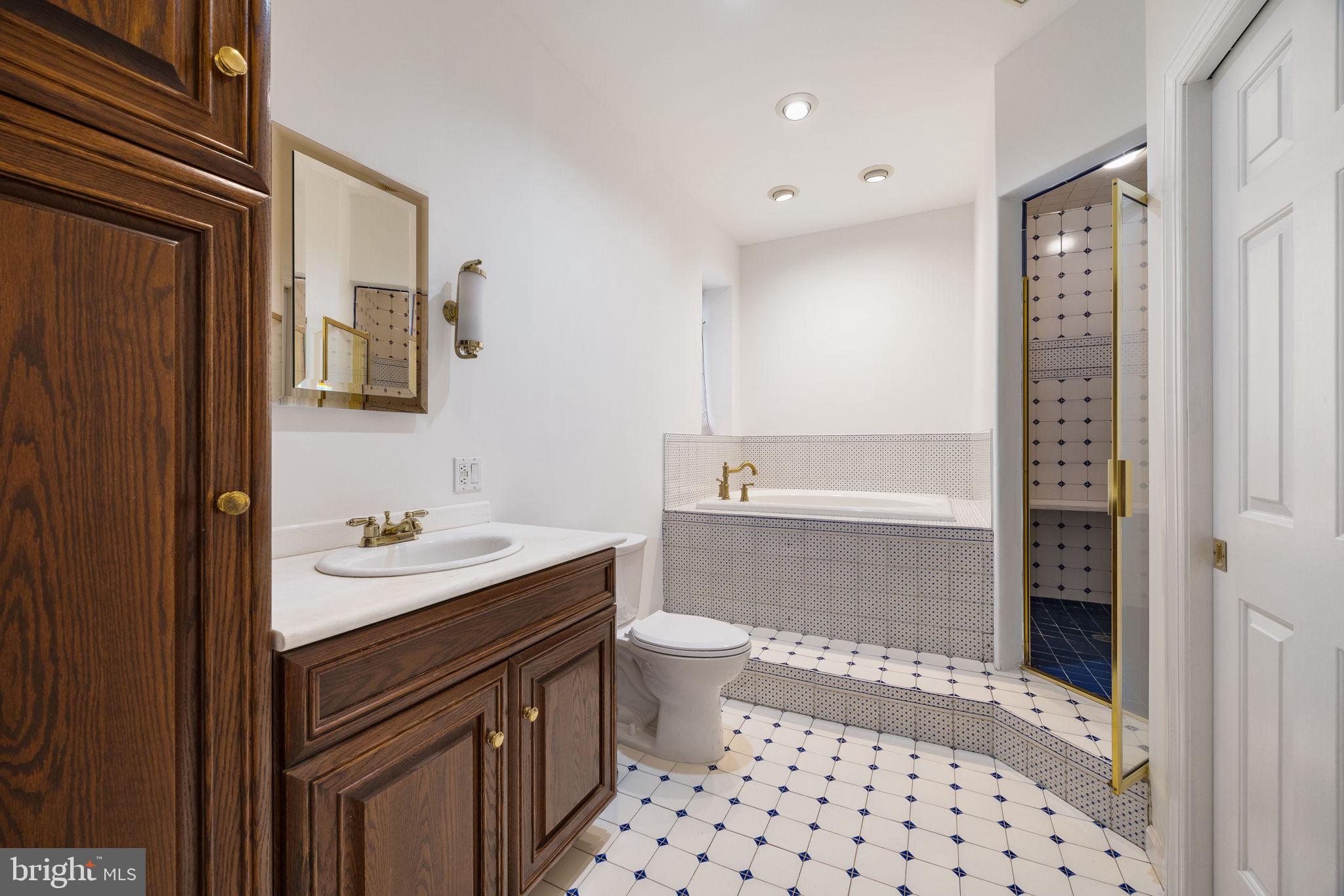 BELLA VISTA - Residential