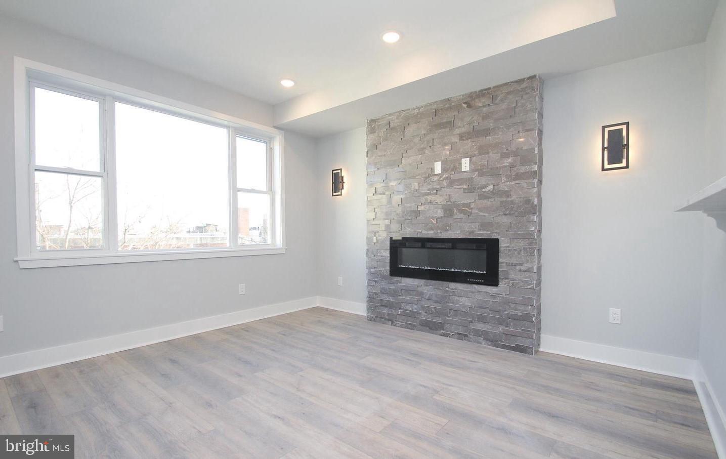 KENSINGTON - Residential Lease