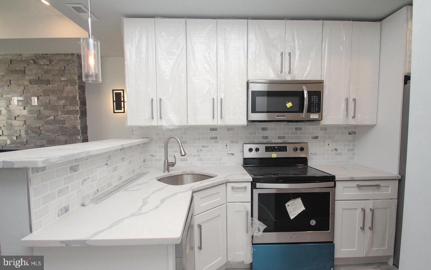 KENSINGTON - Residential Lease