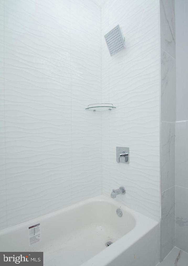 KENSINGTON - Residential Lease