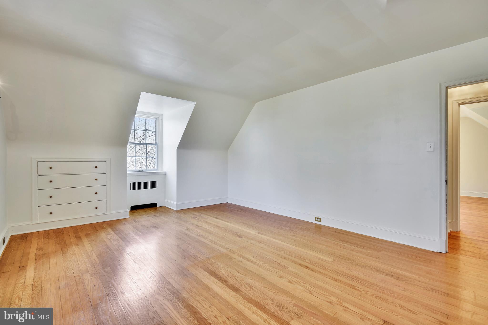 NORTH ROLAND PARK - Residential