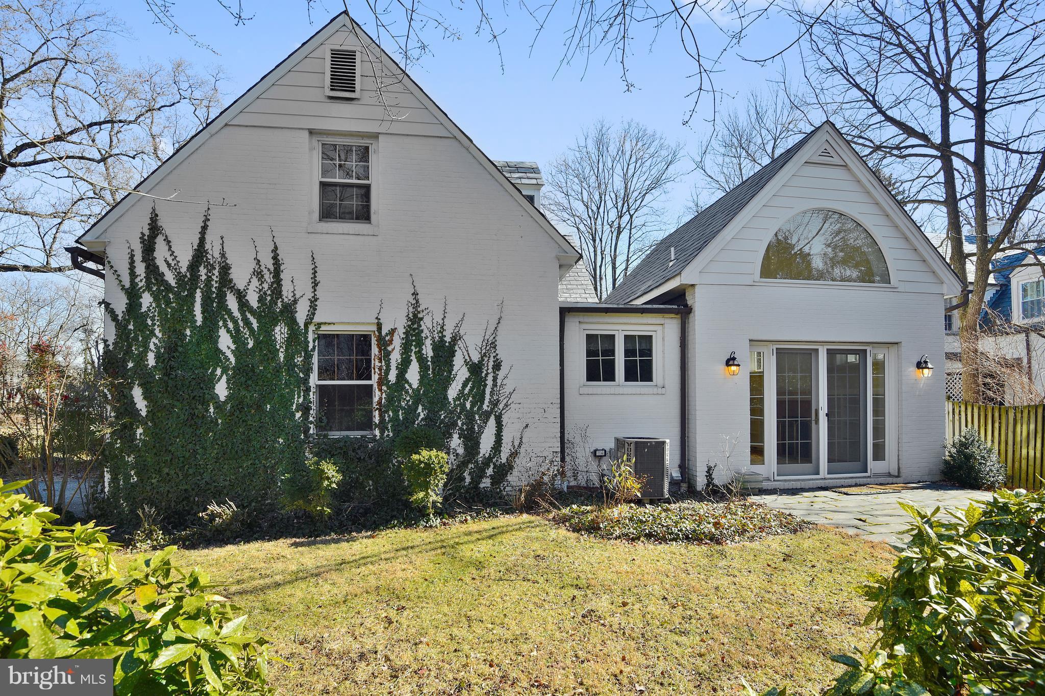 NORTH ROLAND PARK - Residential