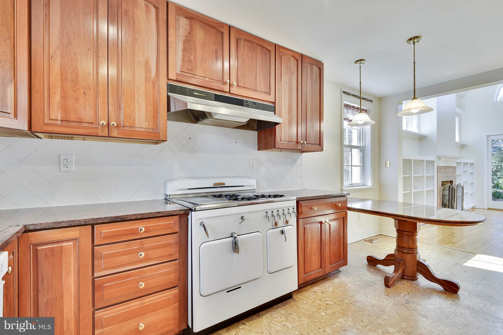 NORTH ROLAND PARK - Residential