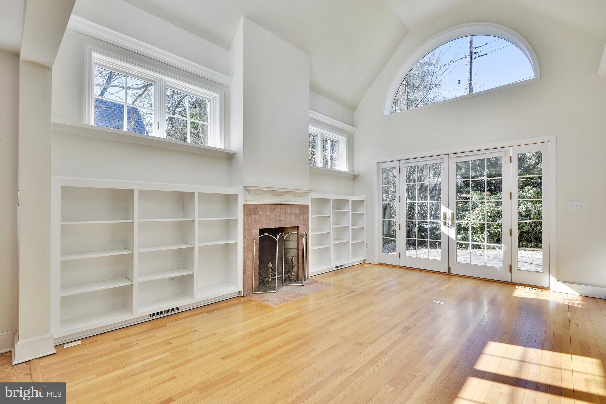 NORTH ROLAND PARK - Residential