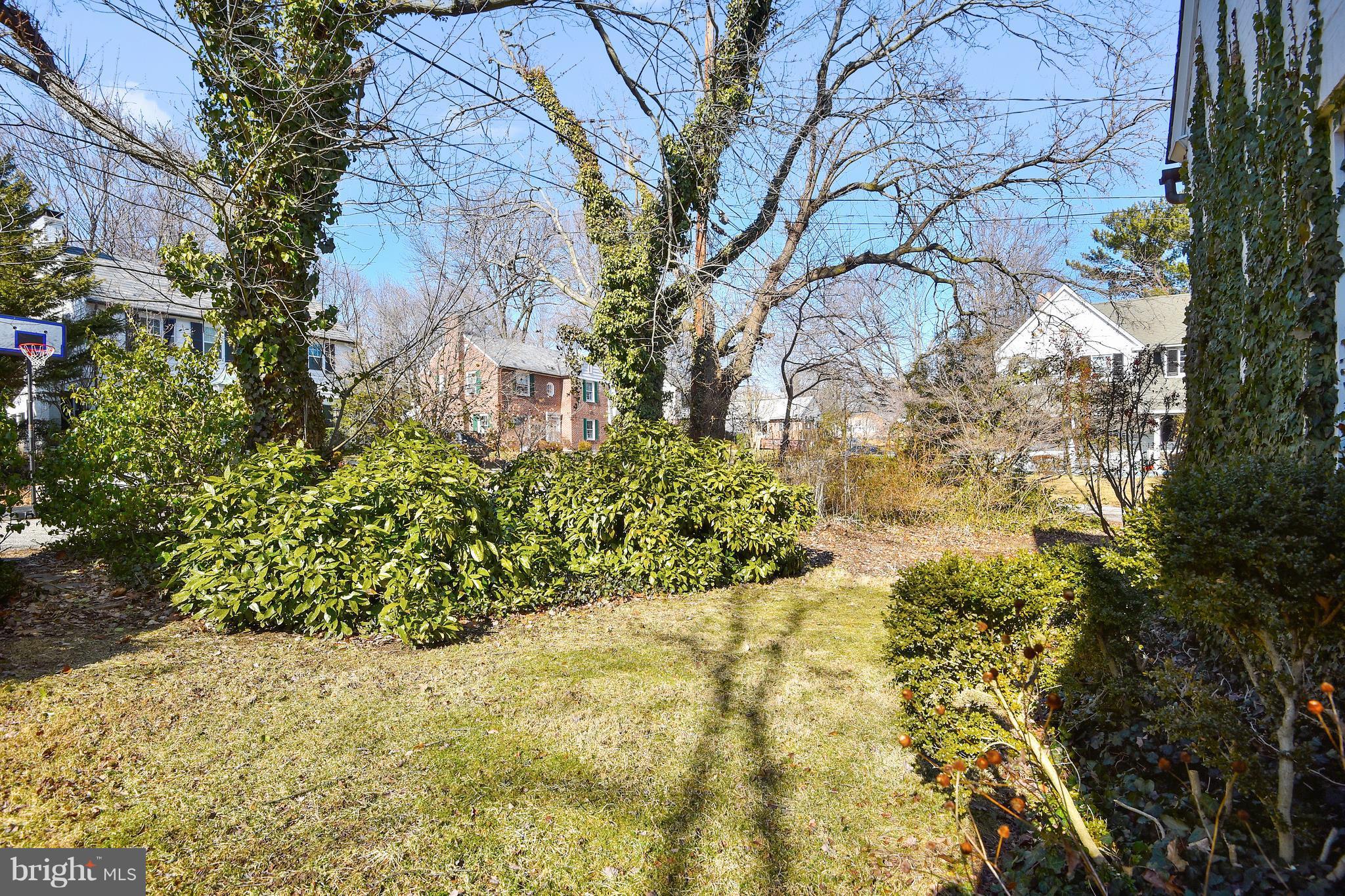 NORTH ROLAND PARK - Residential