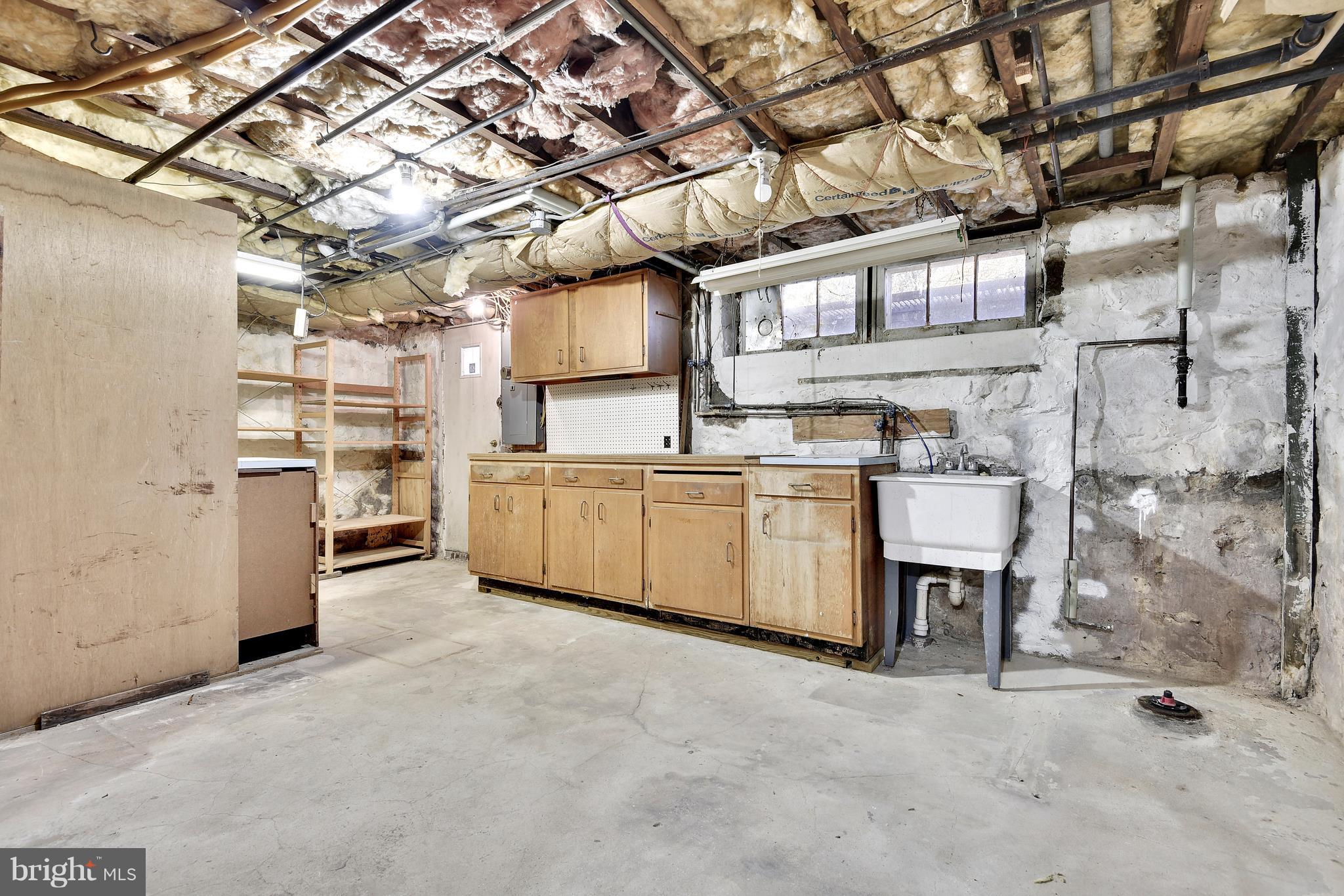 NORTH ROLAND PARK - Residential