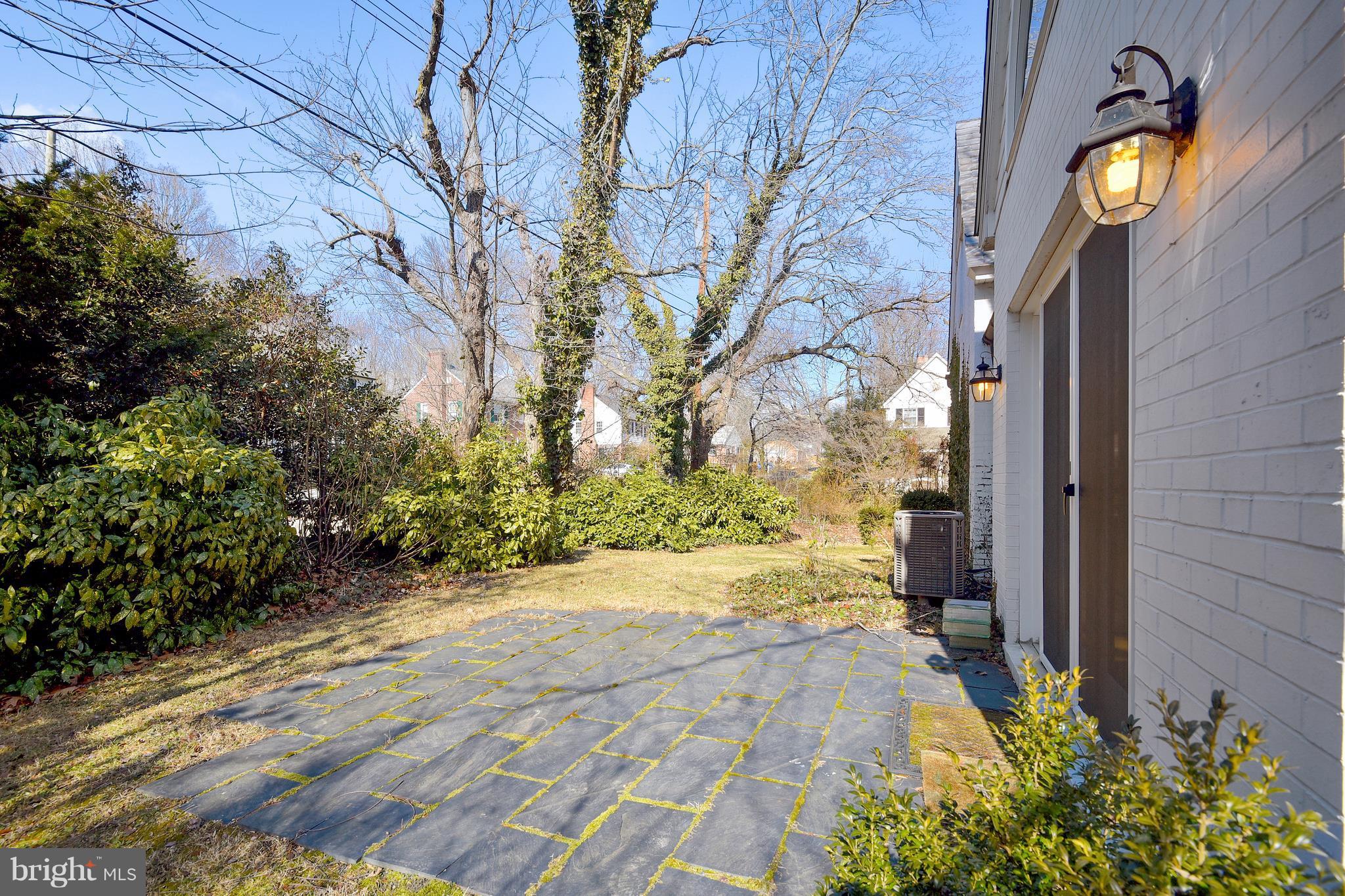 NORTH ROLAND PARK - Residential