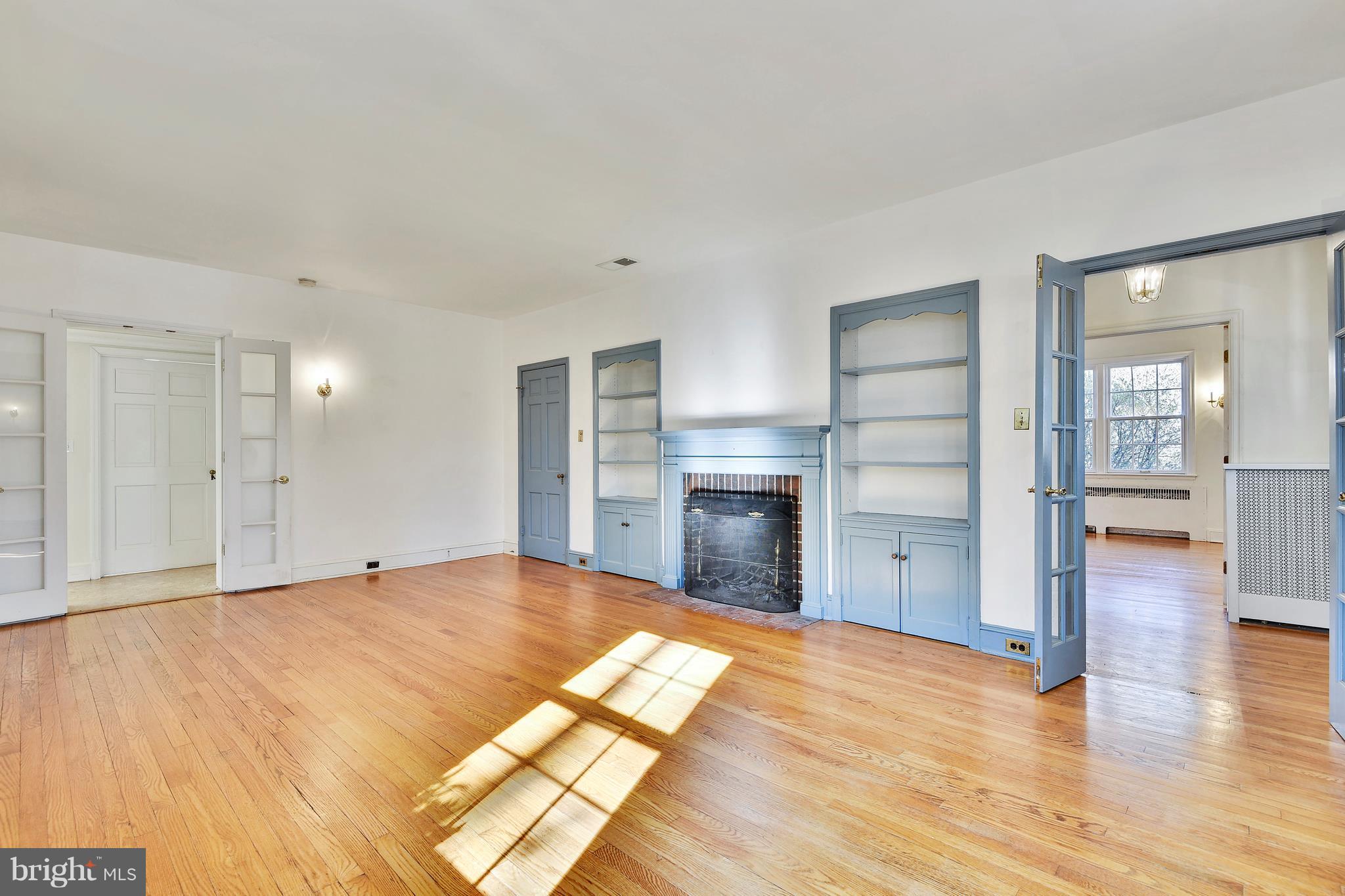 NORTH ROLAND PARK - Residential