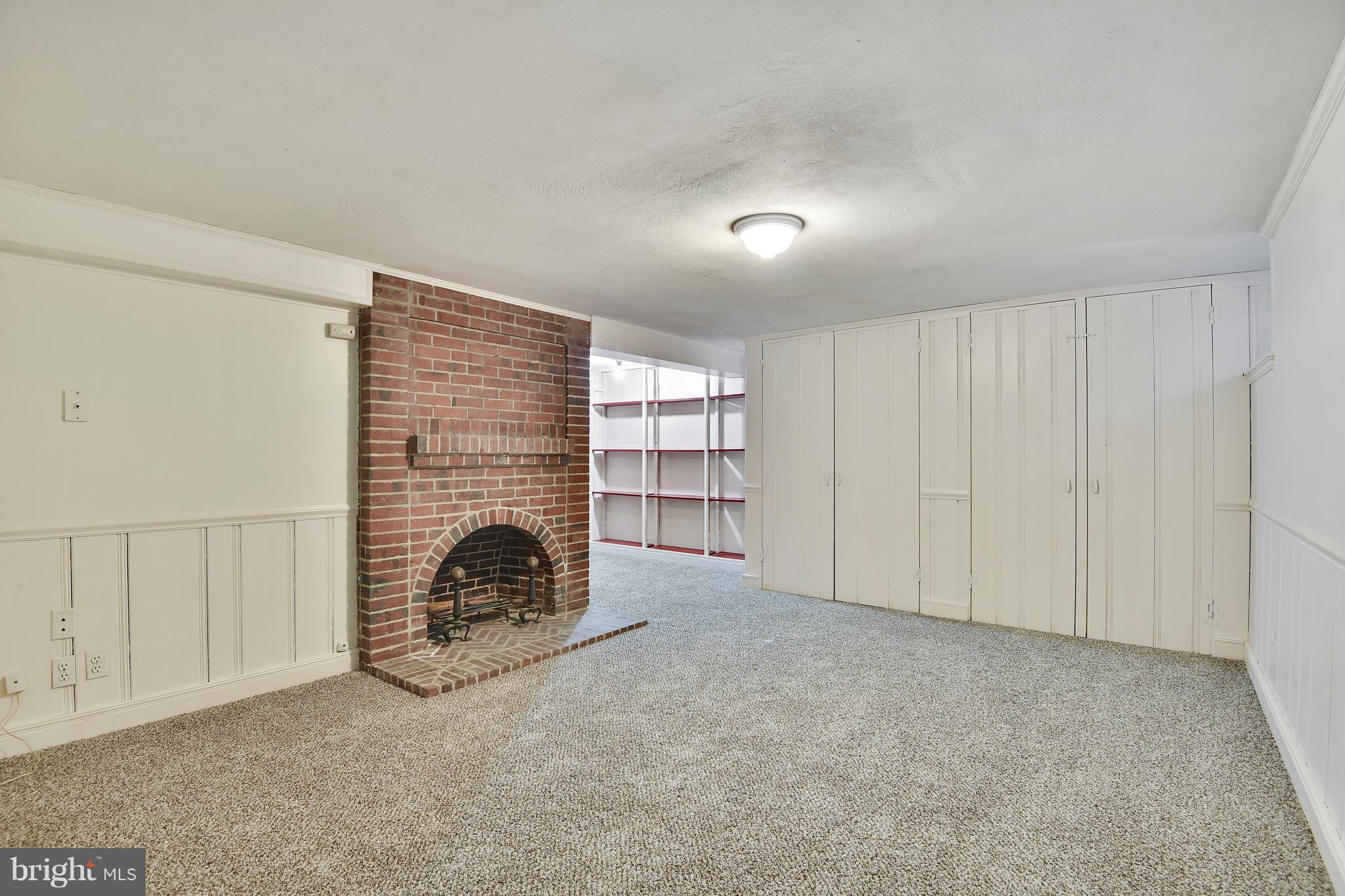 NORTH ROLAND PARK - Residential