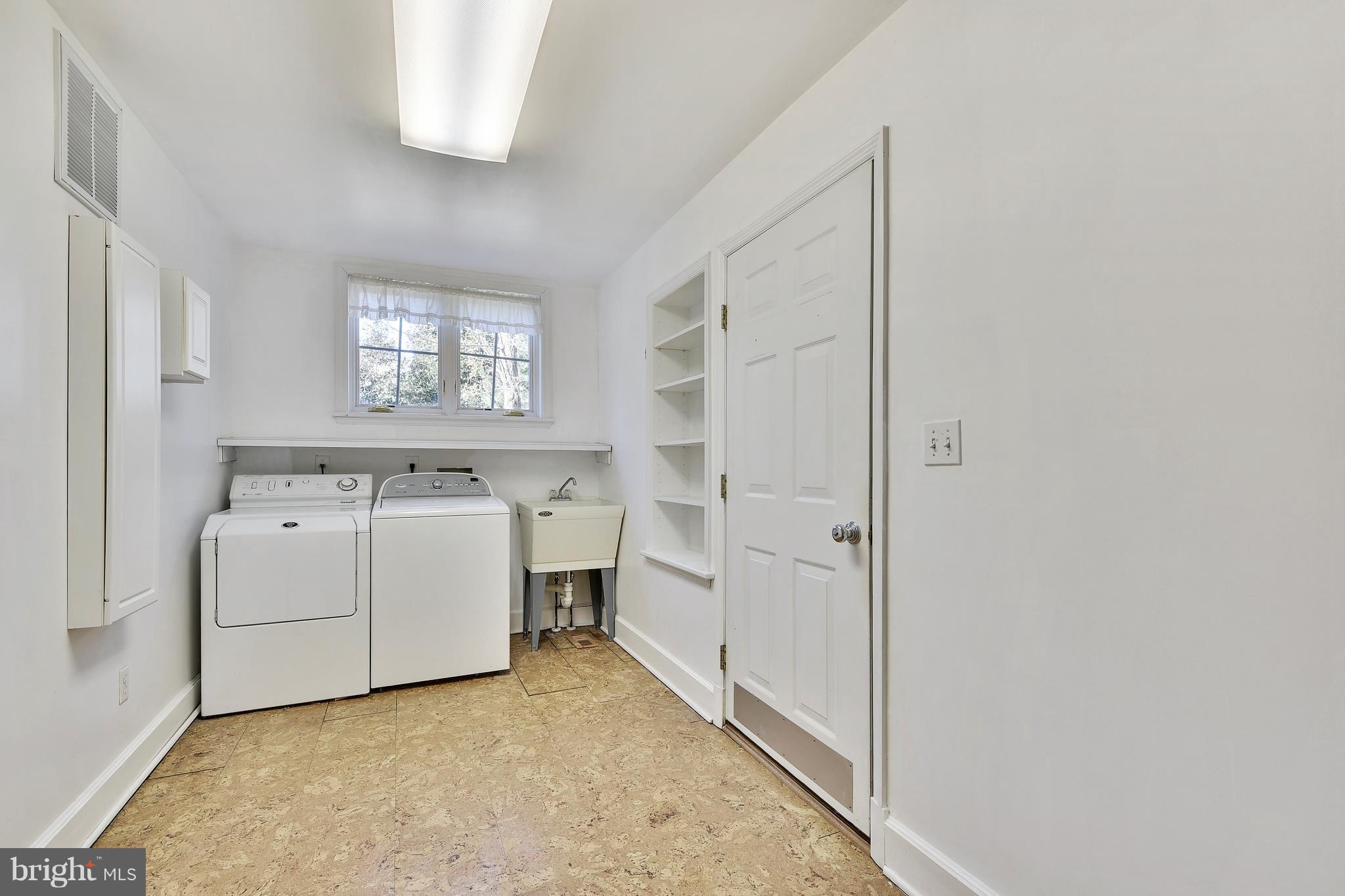 NORTH ROLAND PARK - Residential