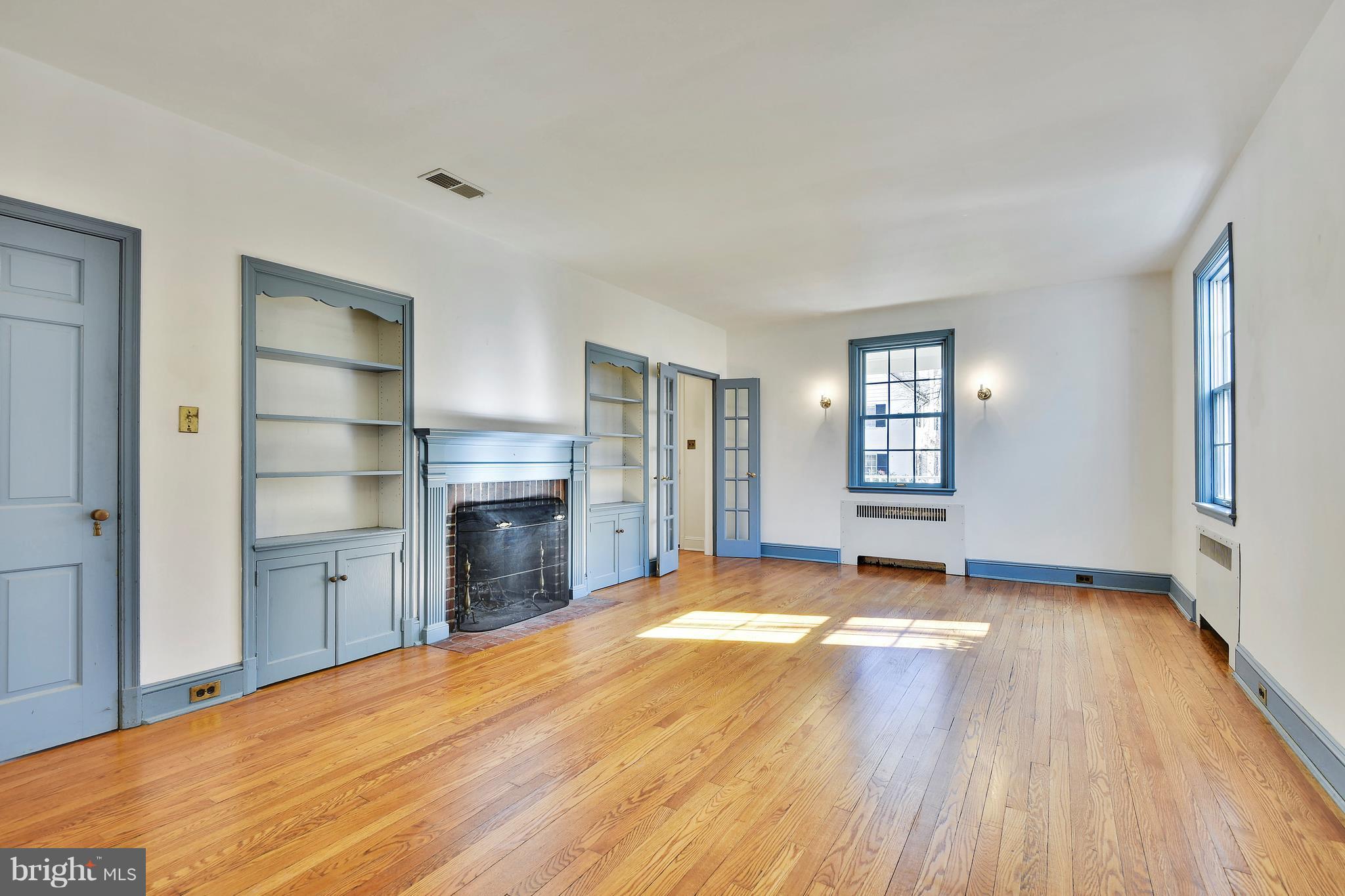 NORTH ROLAND PARK - Residential