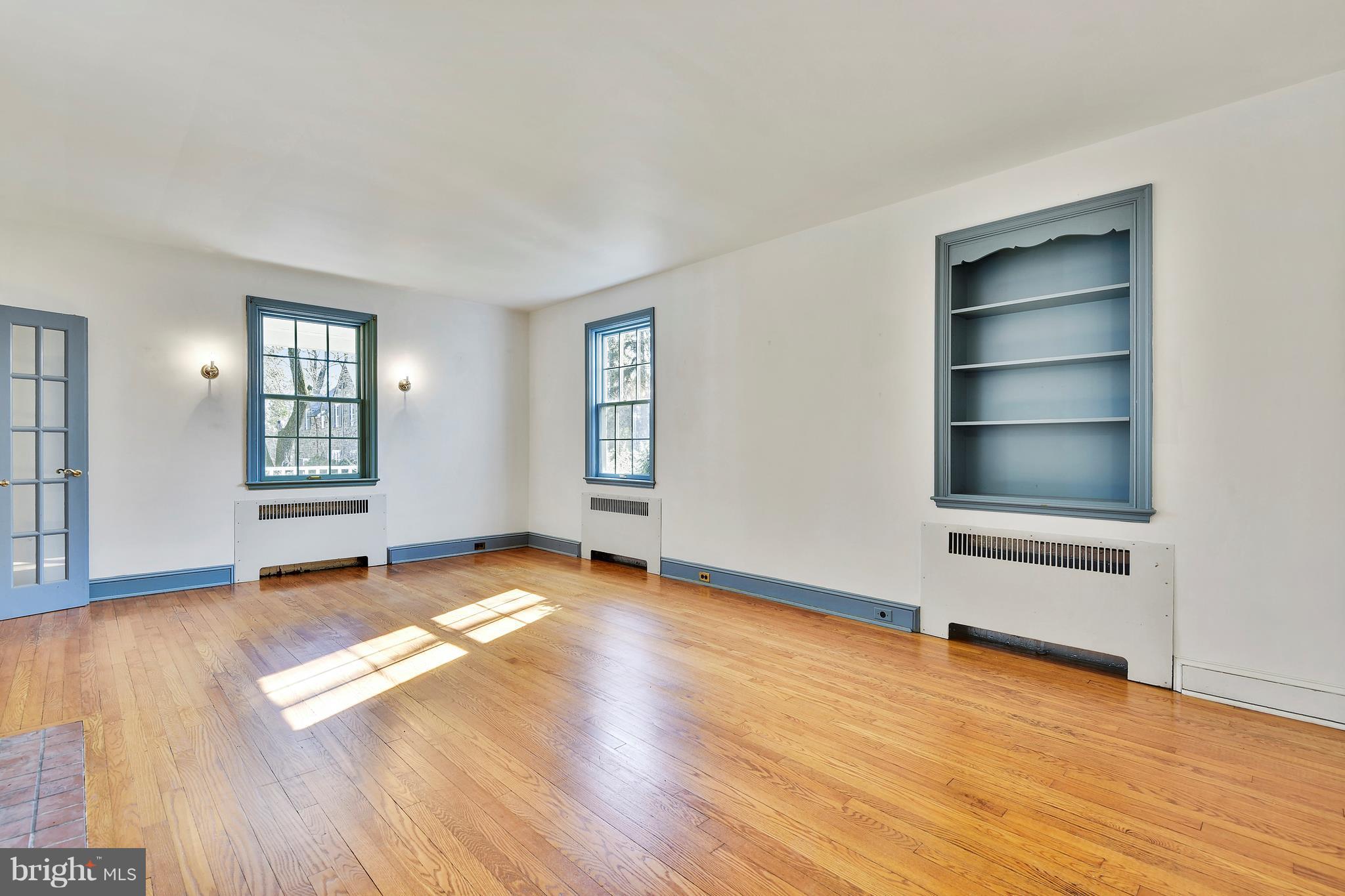 NORTH ROLAND PARK - Residential