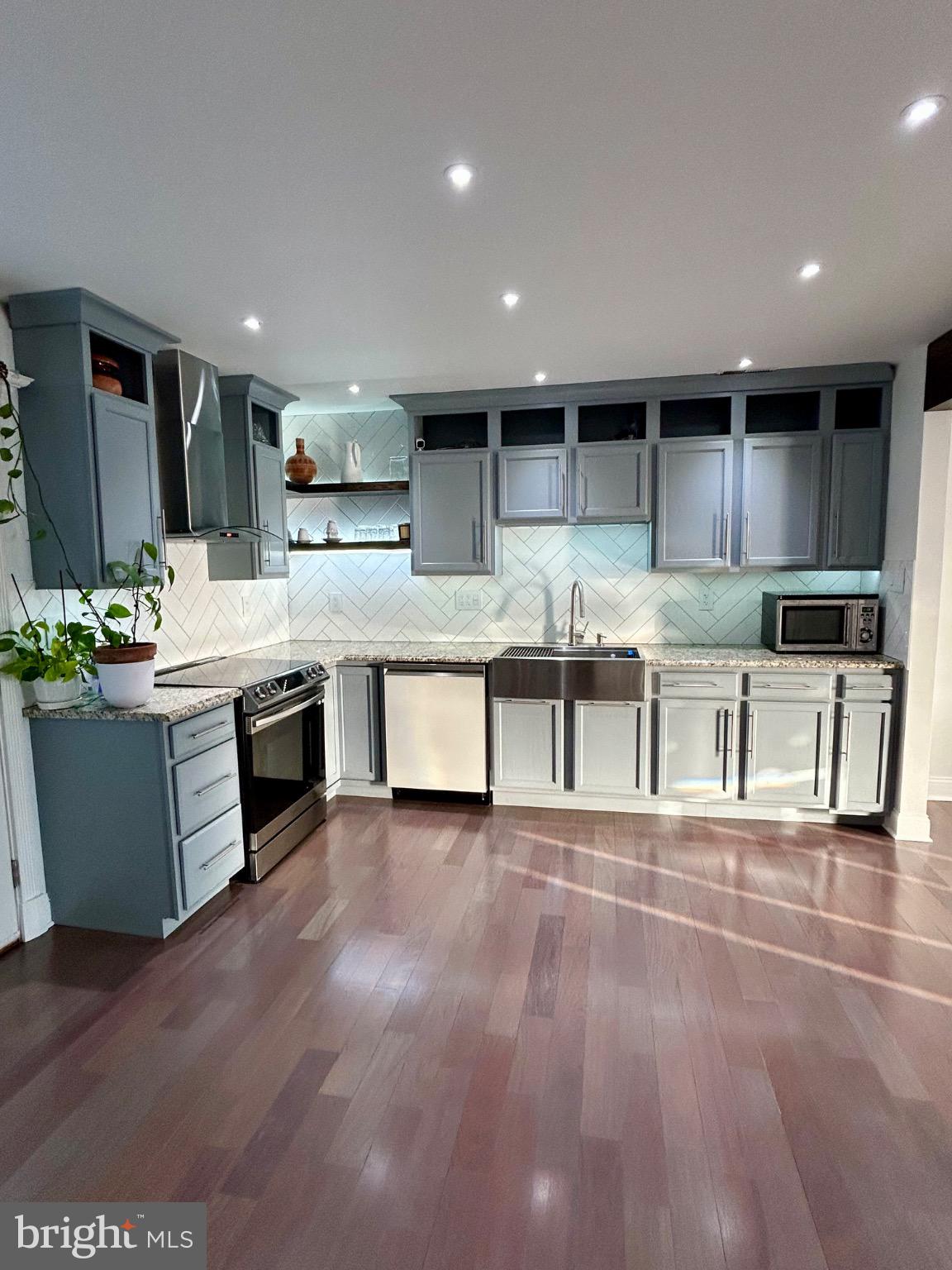 DISCOVERY - Residential