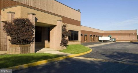 Photo of 1842 Colonial Village Lane #102, LANCASTER, PA 17601 (MLS # PALA2081438)