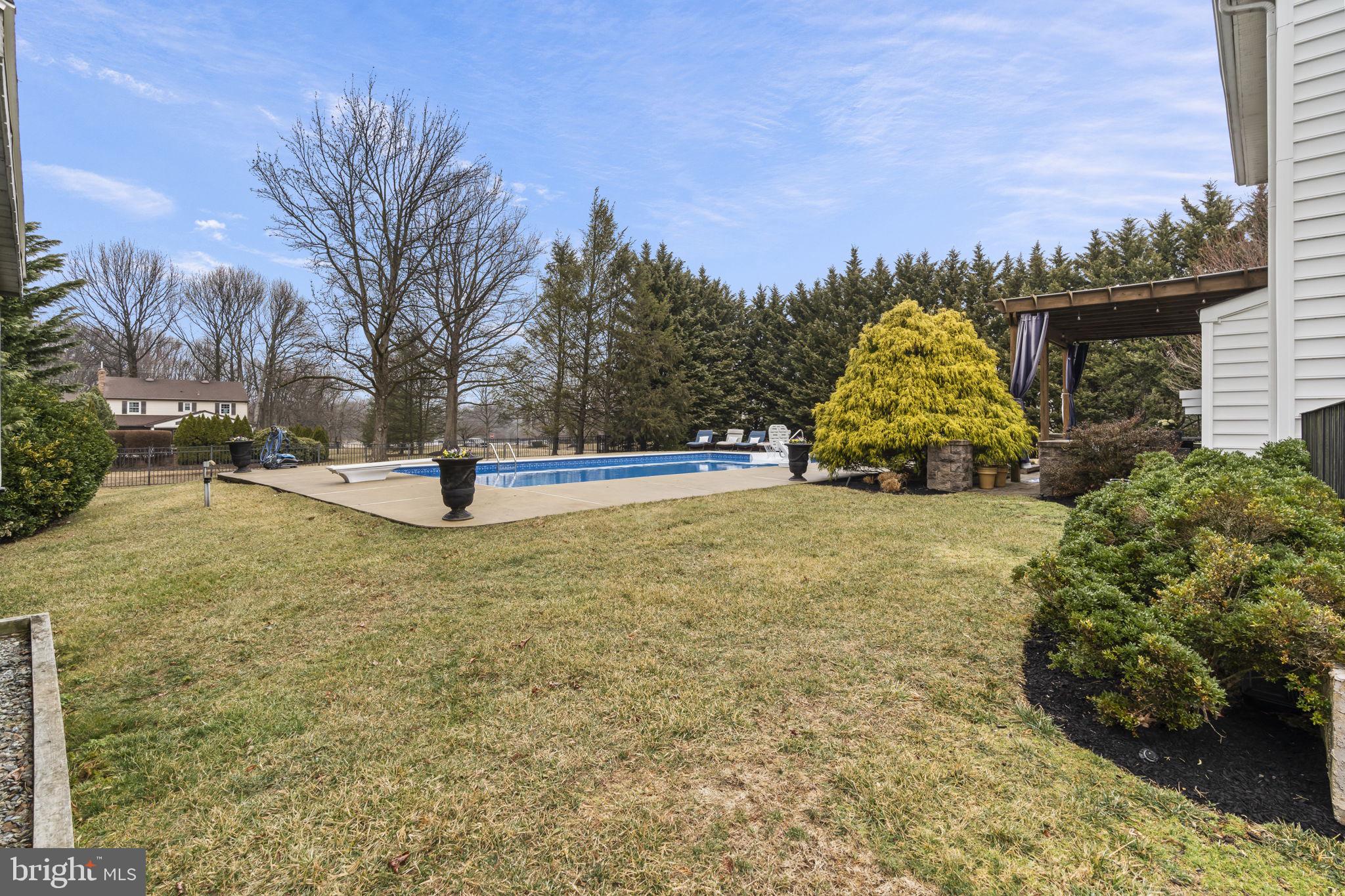 WAITING ROCK - Residential