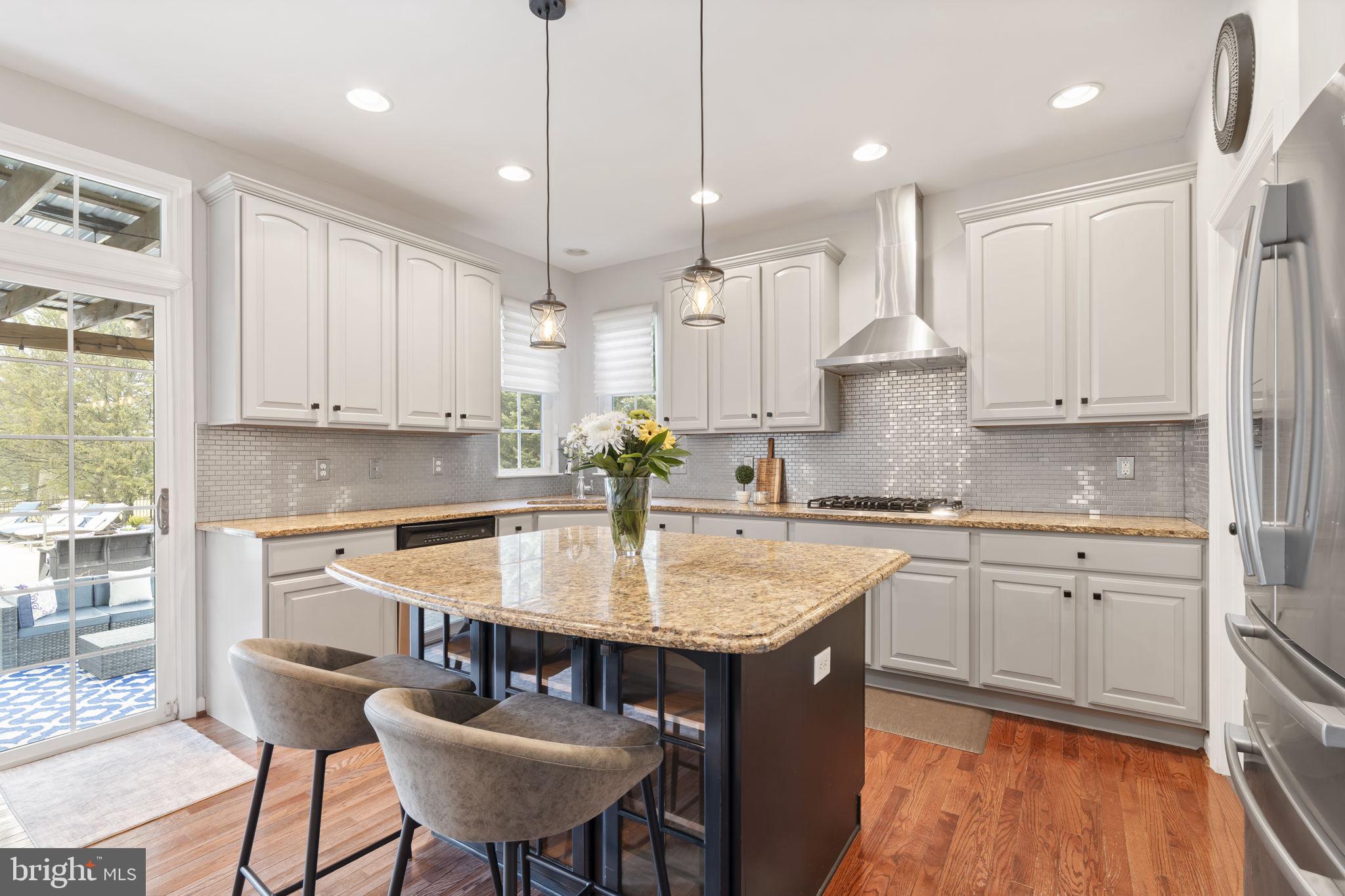 WAITING ROCK - Residential