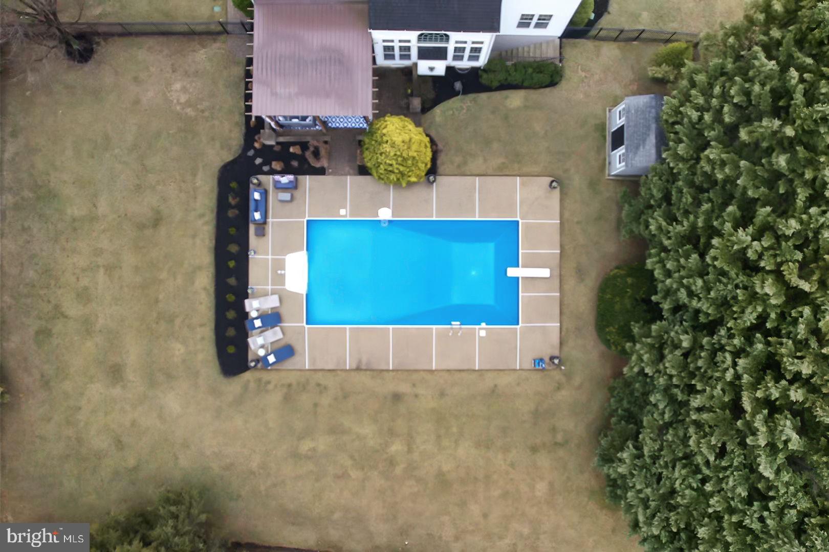 WAITING ROCK - Residential