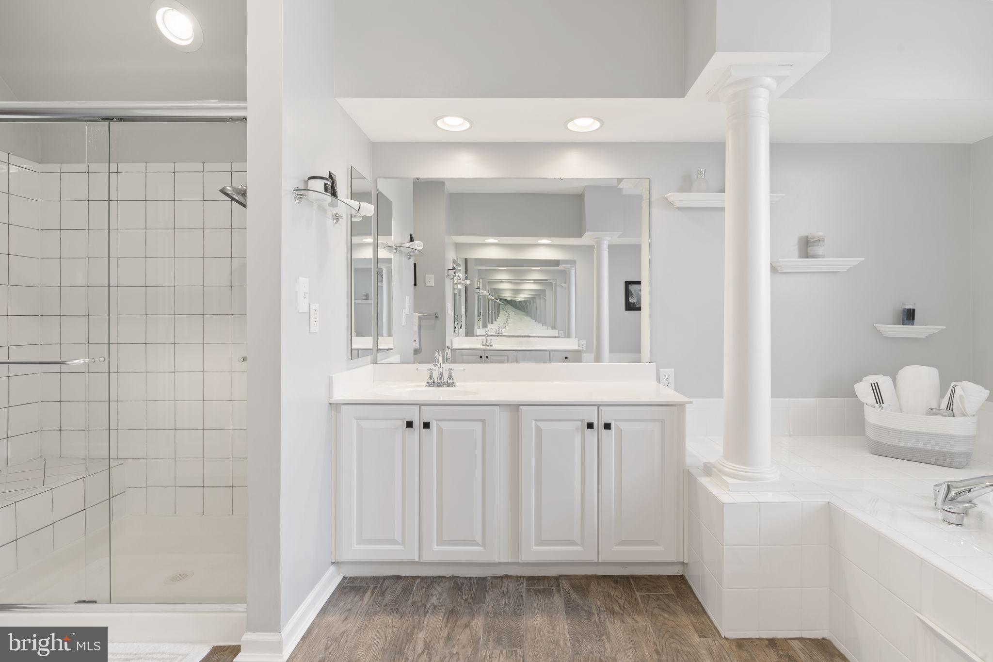 WAITING ROCK - Residential