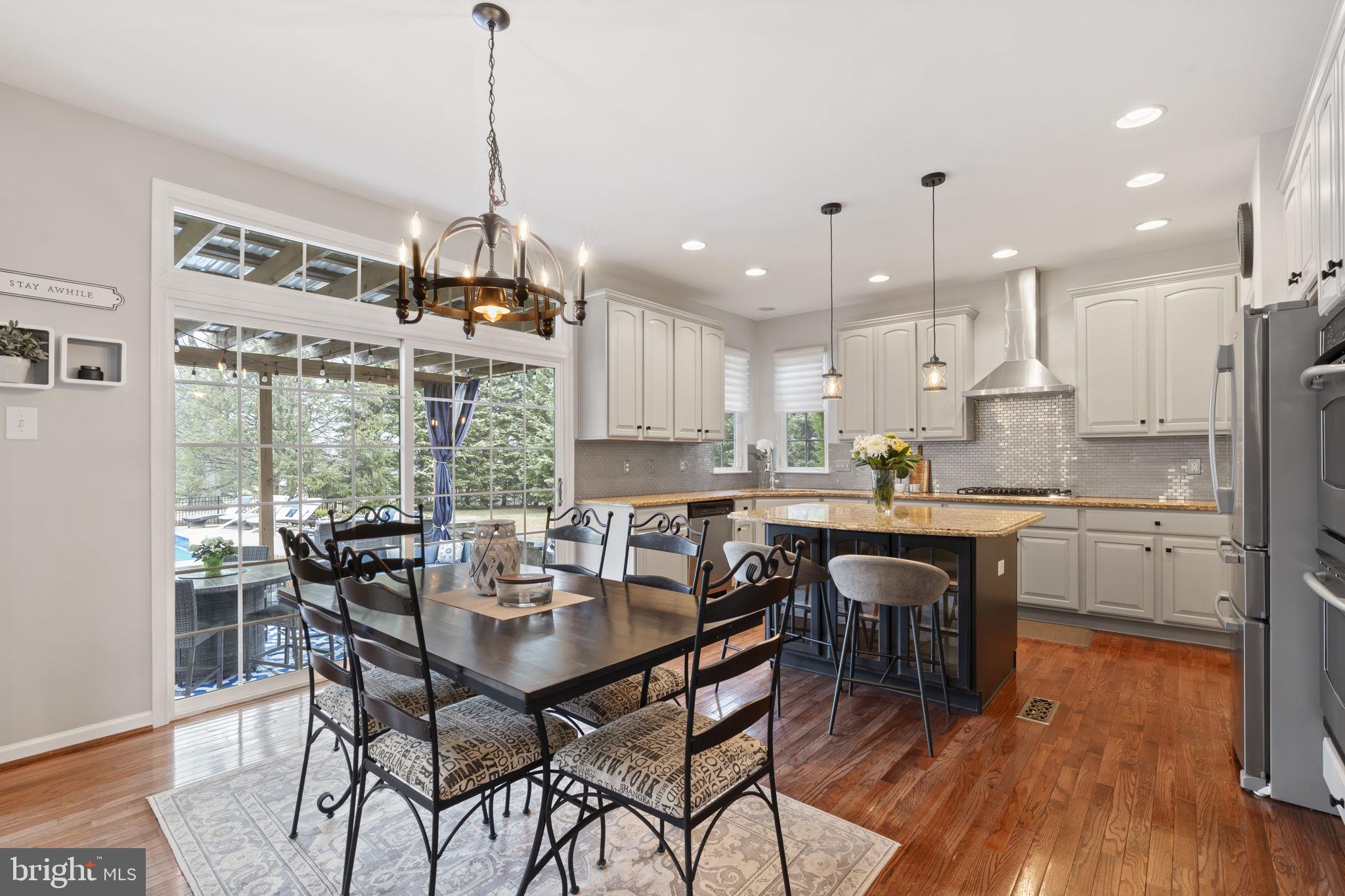 WAITING ROCK - Residential