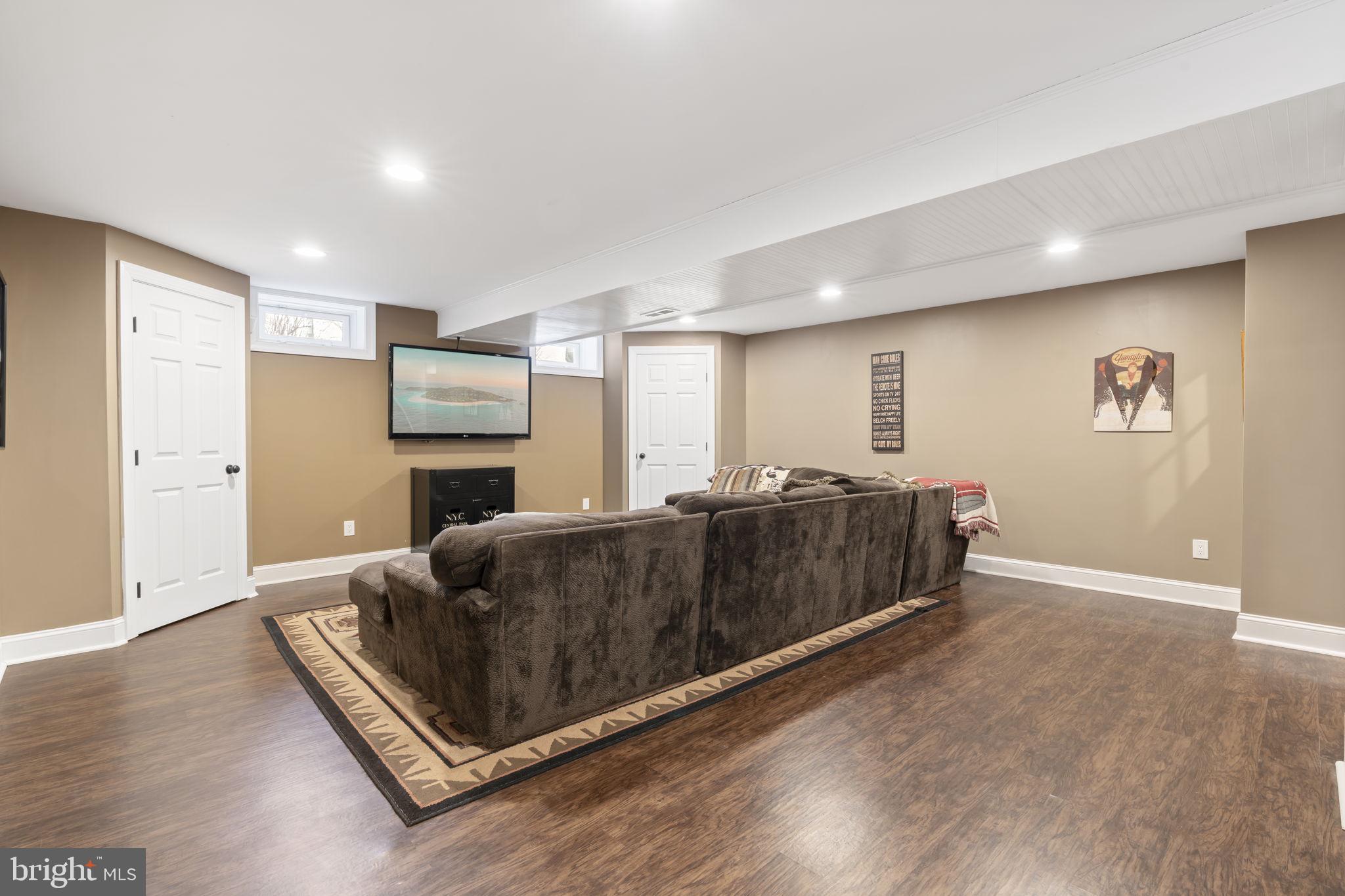 WAITING ROCK - Residential