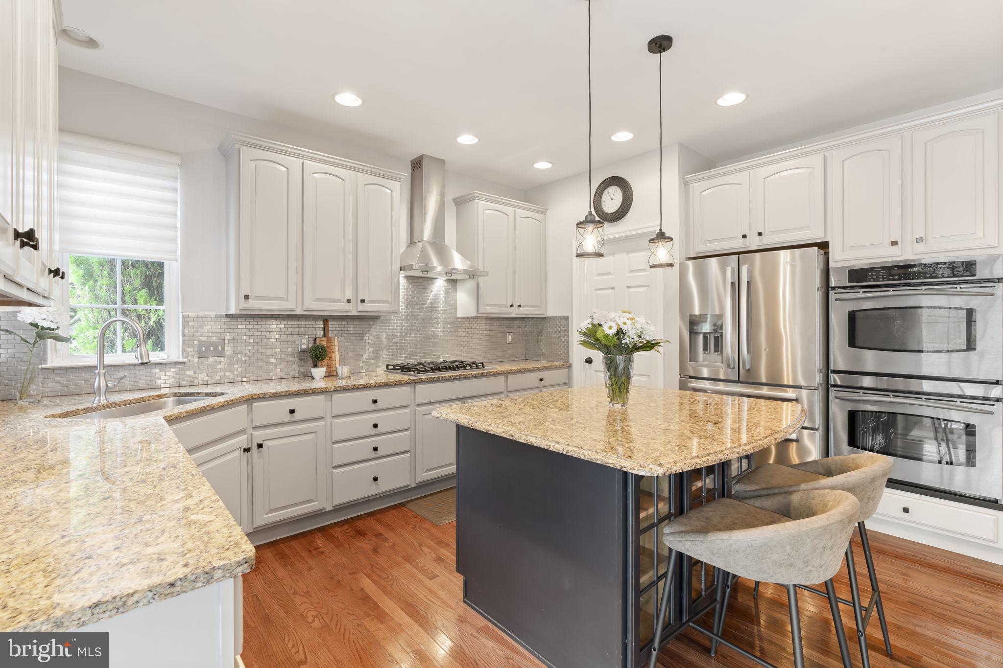 WAITING ROCK - Residential