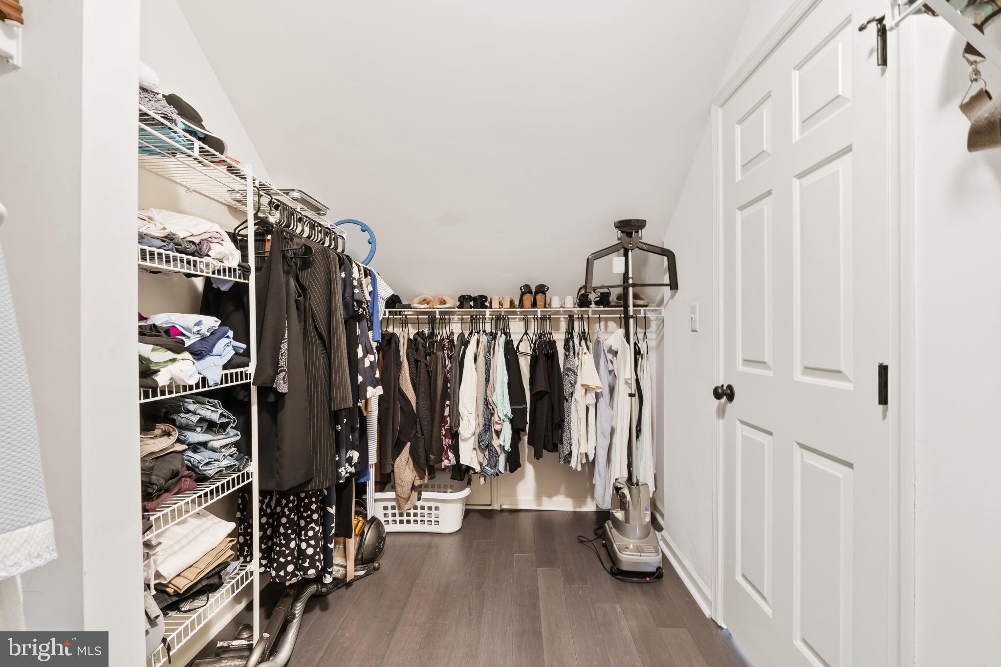 WAITING ROCK - Residential