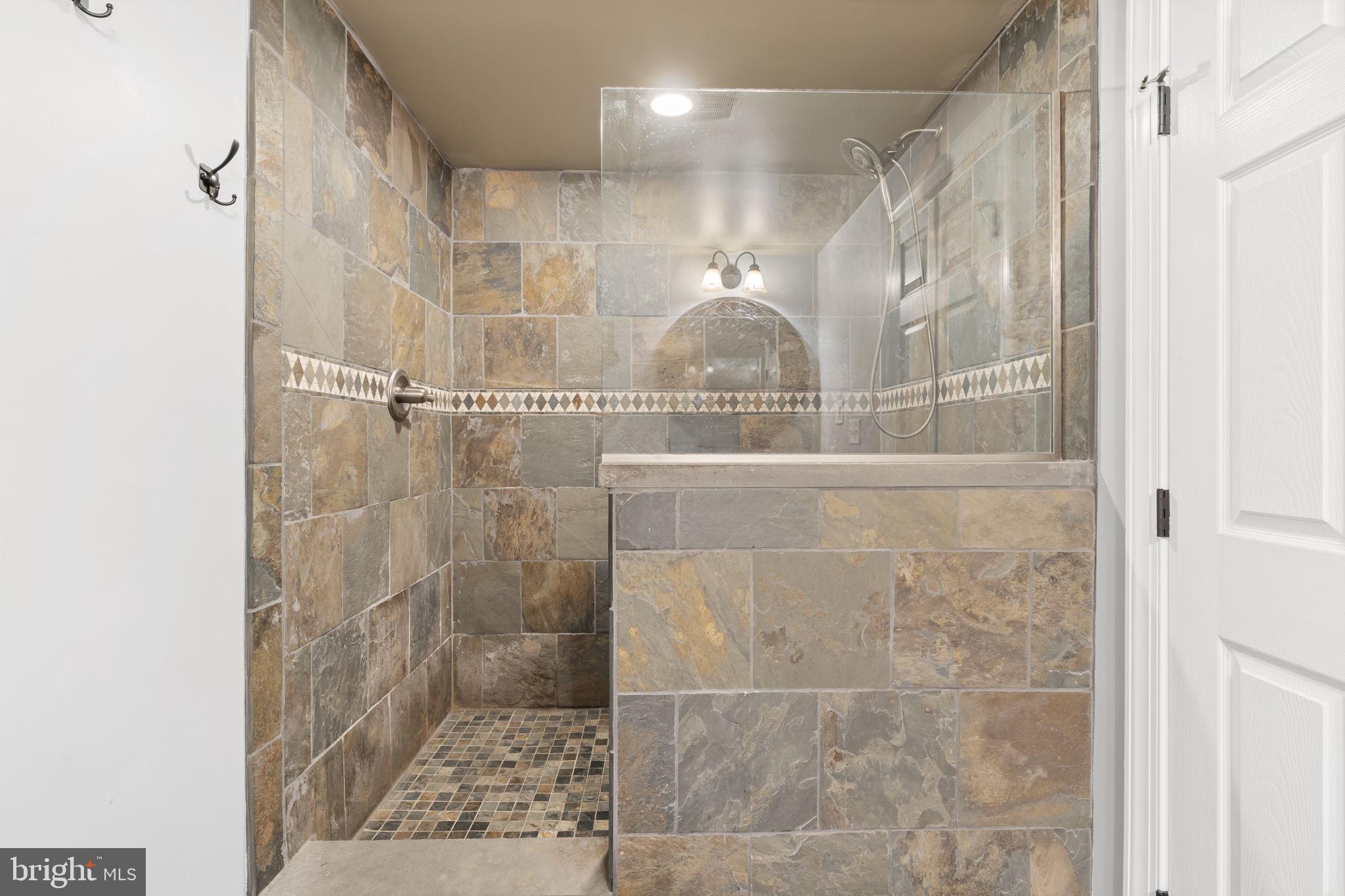 WAITING ROCK - Residential