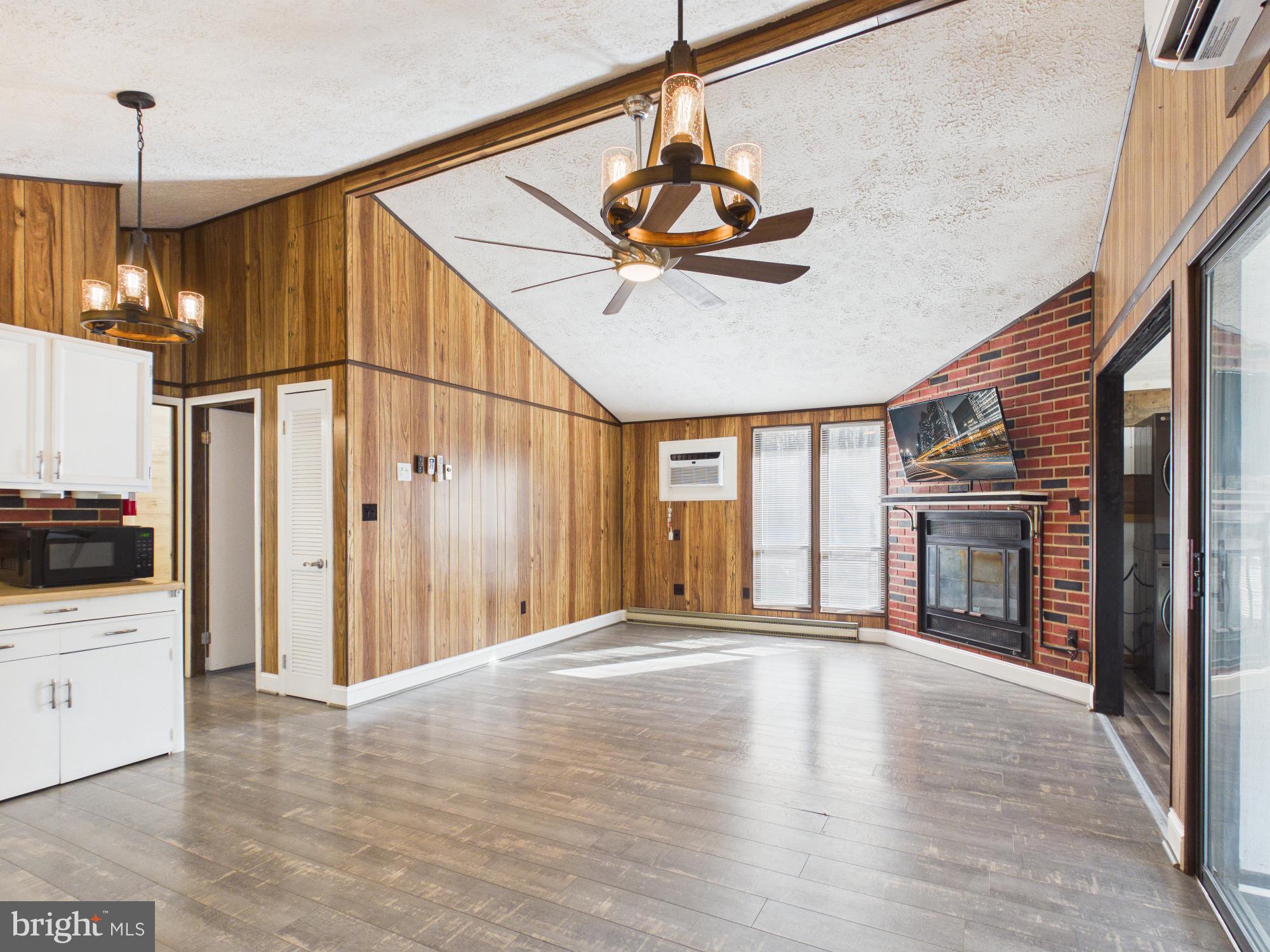 THE WOODS - Residential