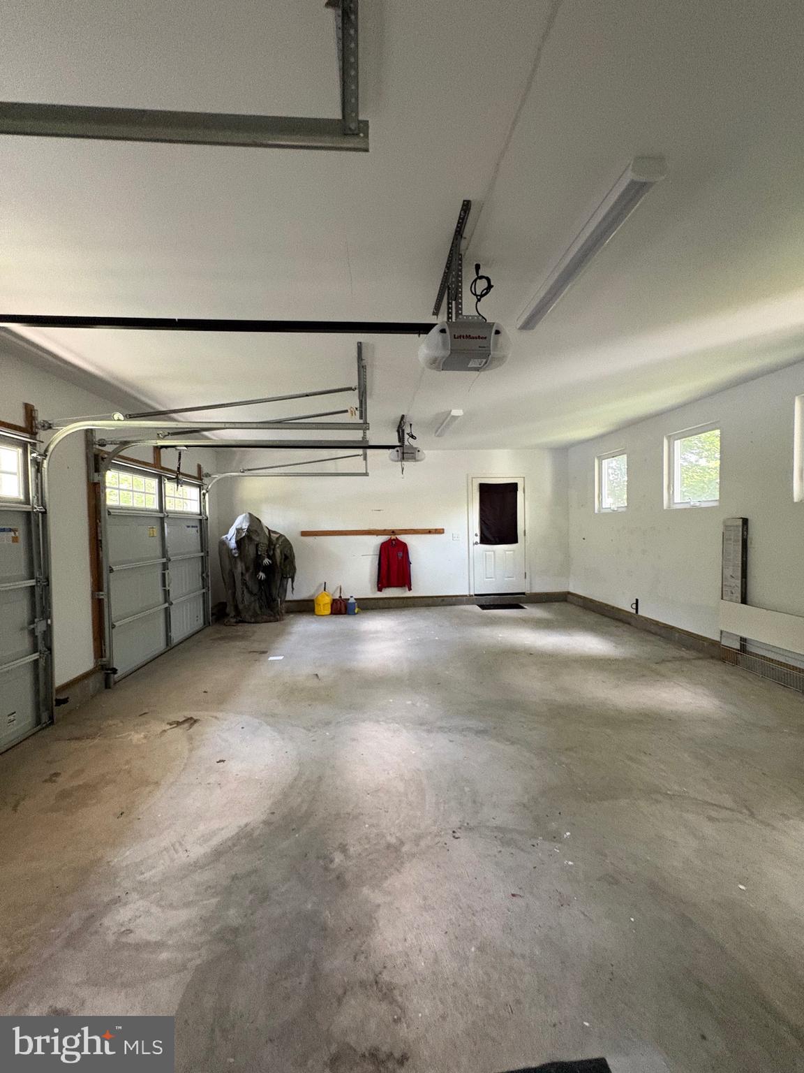 000 - Residential Lease