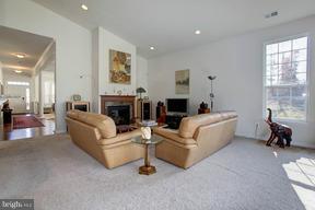 FOUR SEASONS - Residential