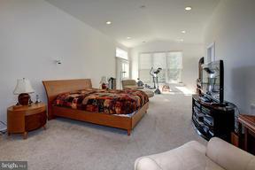 FOUR SEASONS - Residential