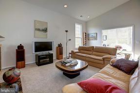 FOUR SEASONS - Residential