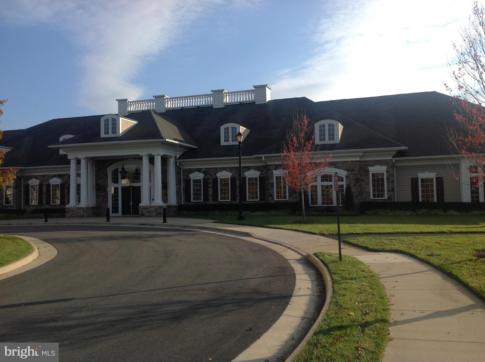 FOUR SEASONS - Residential