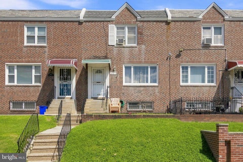 Townhouse For Sale - 6617 W Girard Avenue<br/> PHILADELPHIA, PA 19151