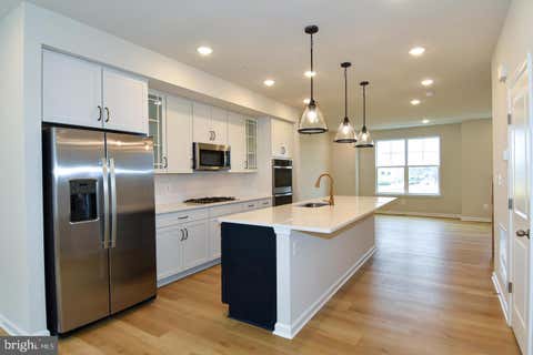 Townhouse For Sale - 402 Matlock Lane<br/> FREDERICK, MD 21701
