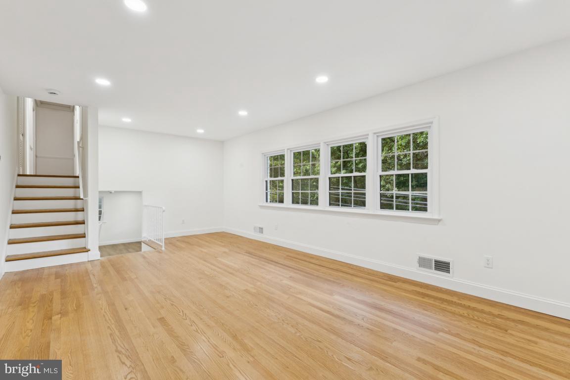 BELLEVUE FOREST - Residential