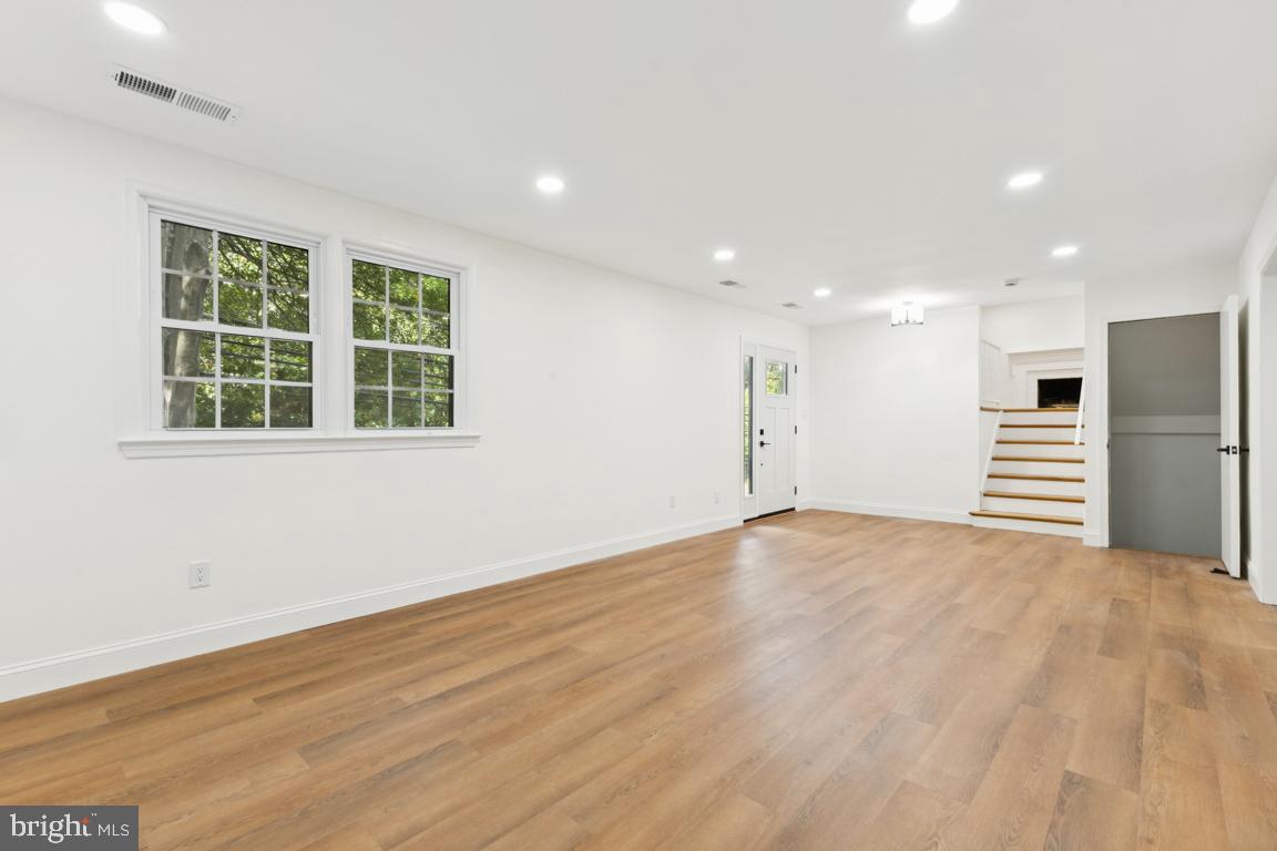 BELLEVUE FOREST - Residential