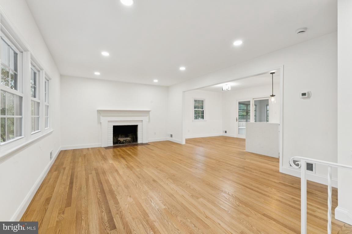 BELLEVUE FOREST - Residential