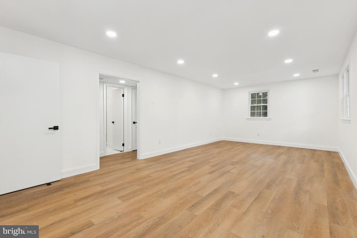 BELLEVUE FOREST - Residential