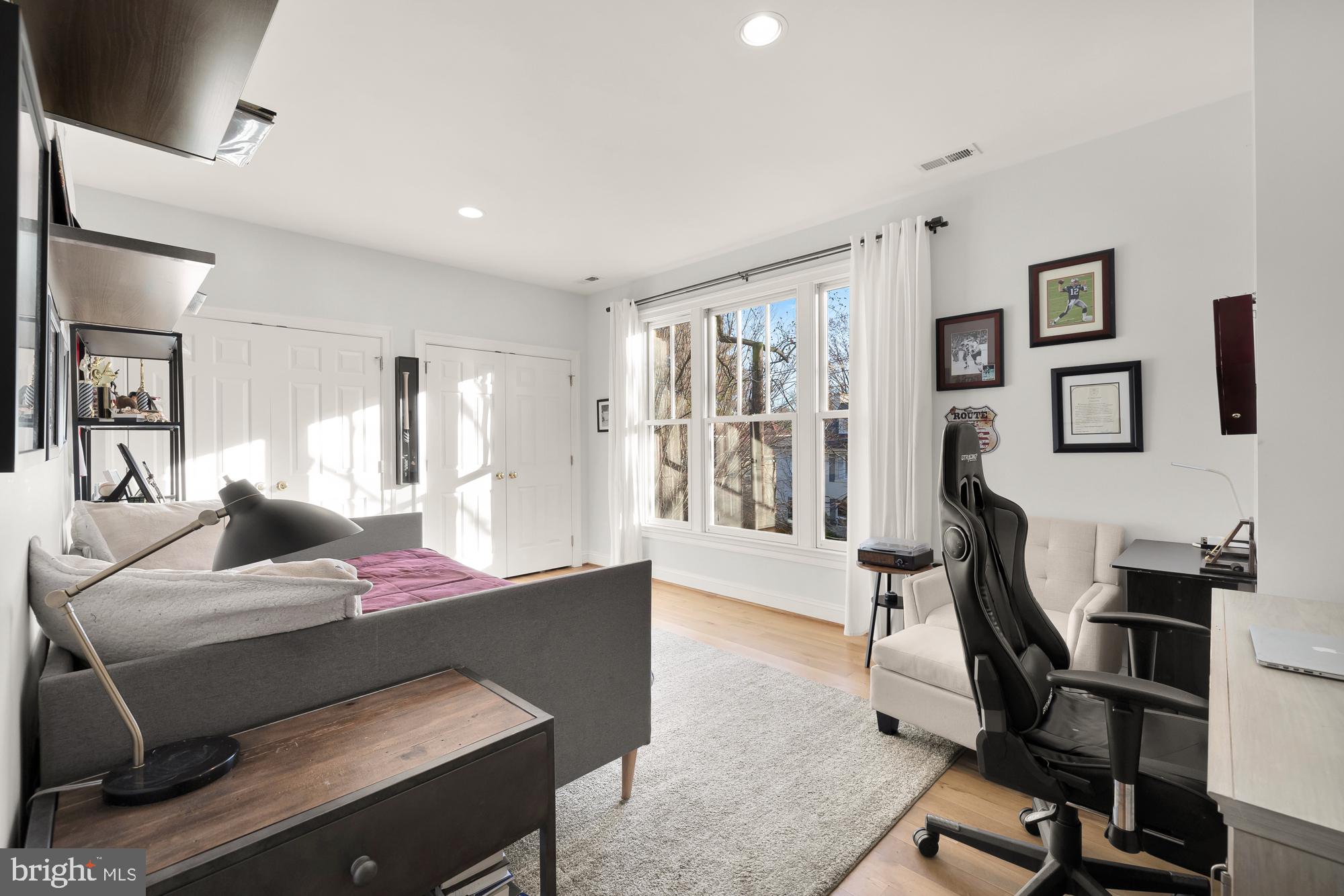 CHEVY CHASE - Residential