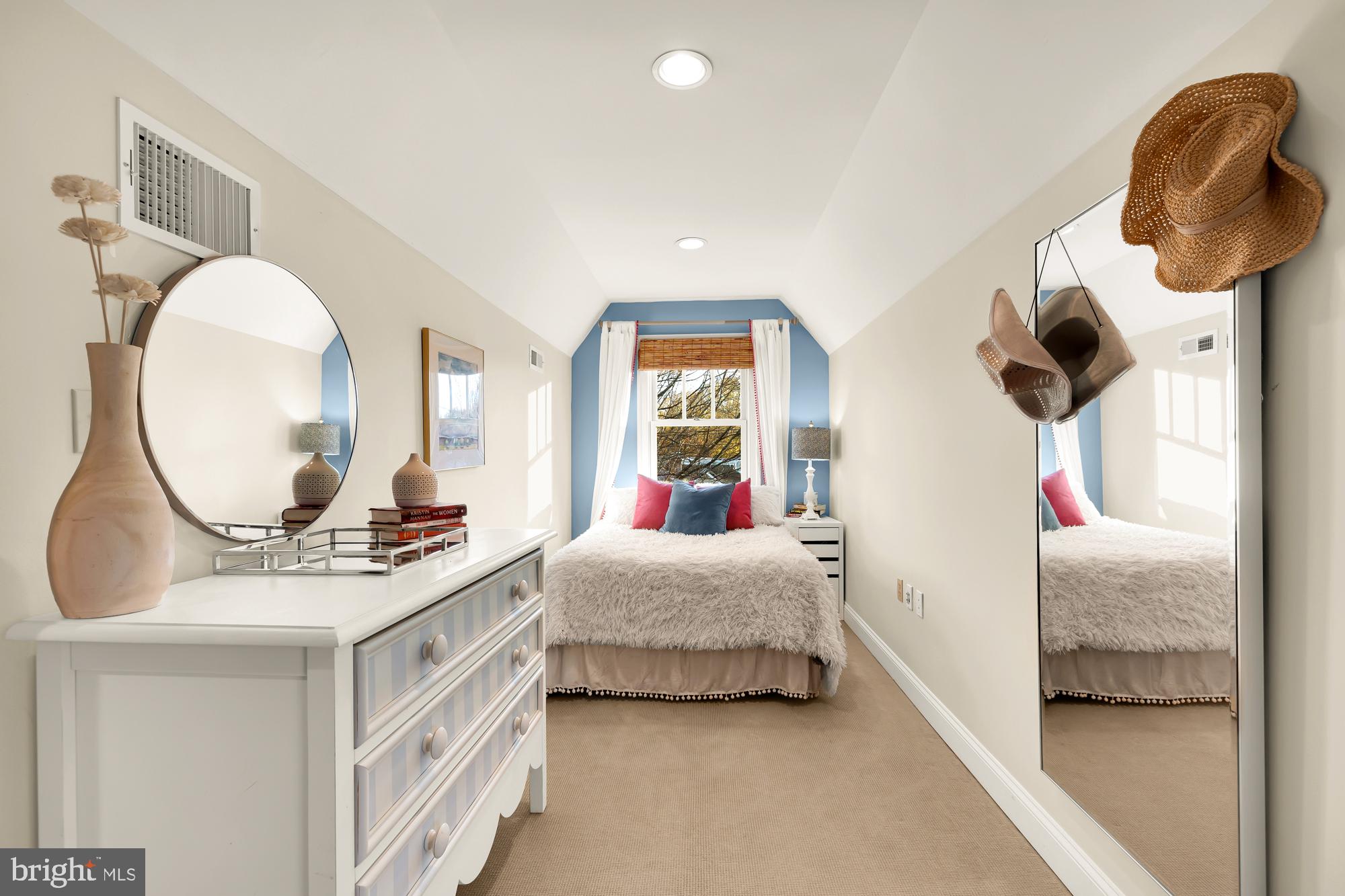 CHEVY CHASE - Residential