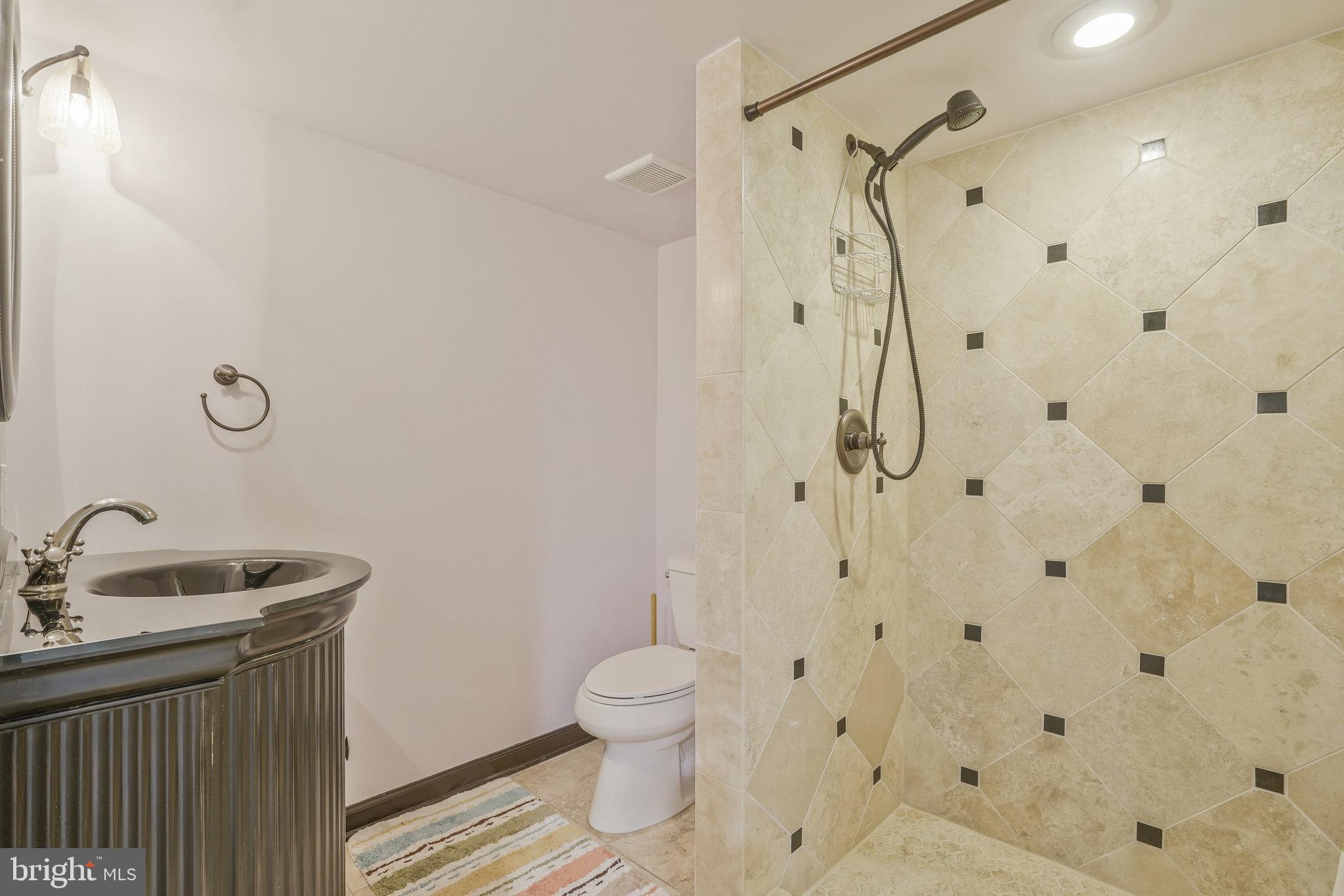 CHAIN BRIDGE FOREST - Residential