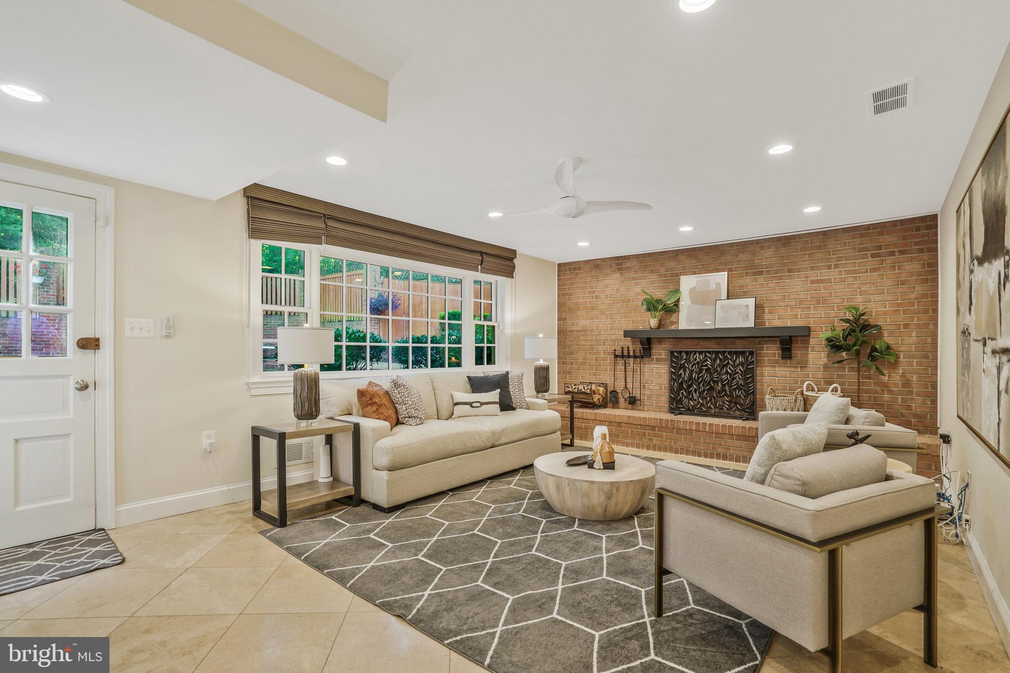 CHAIN BRIDGE FOREST - Residential