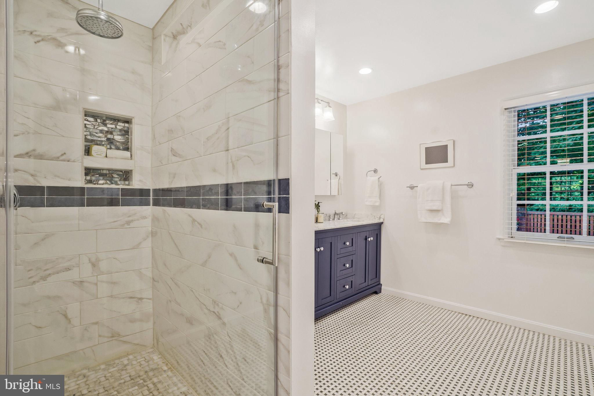 CHAIN BRIDGE FOREST - Residential