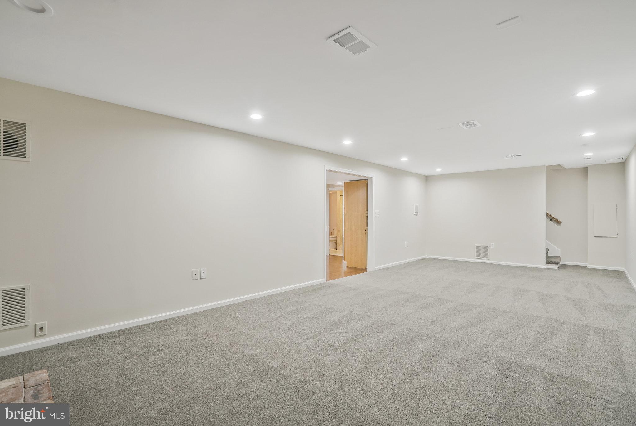 CHAIN BRIDGE FOREST - Residential